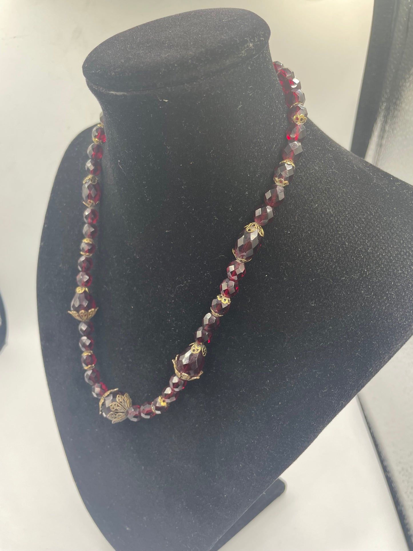 Vergoldete kette mit Granat