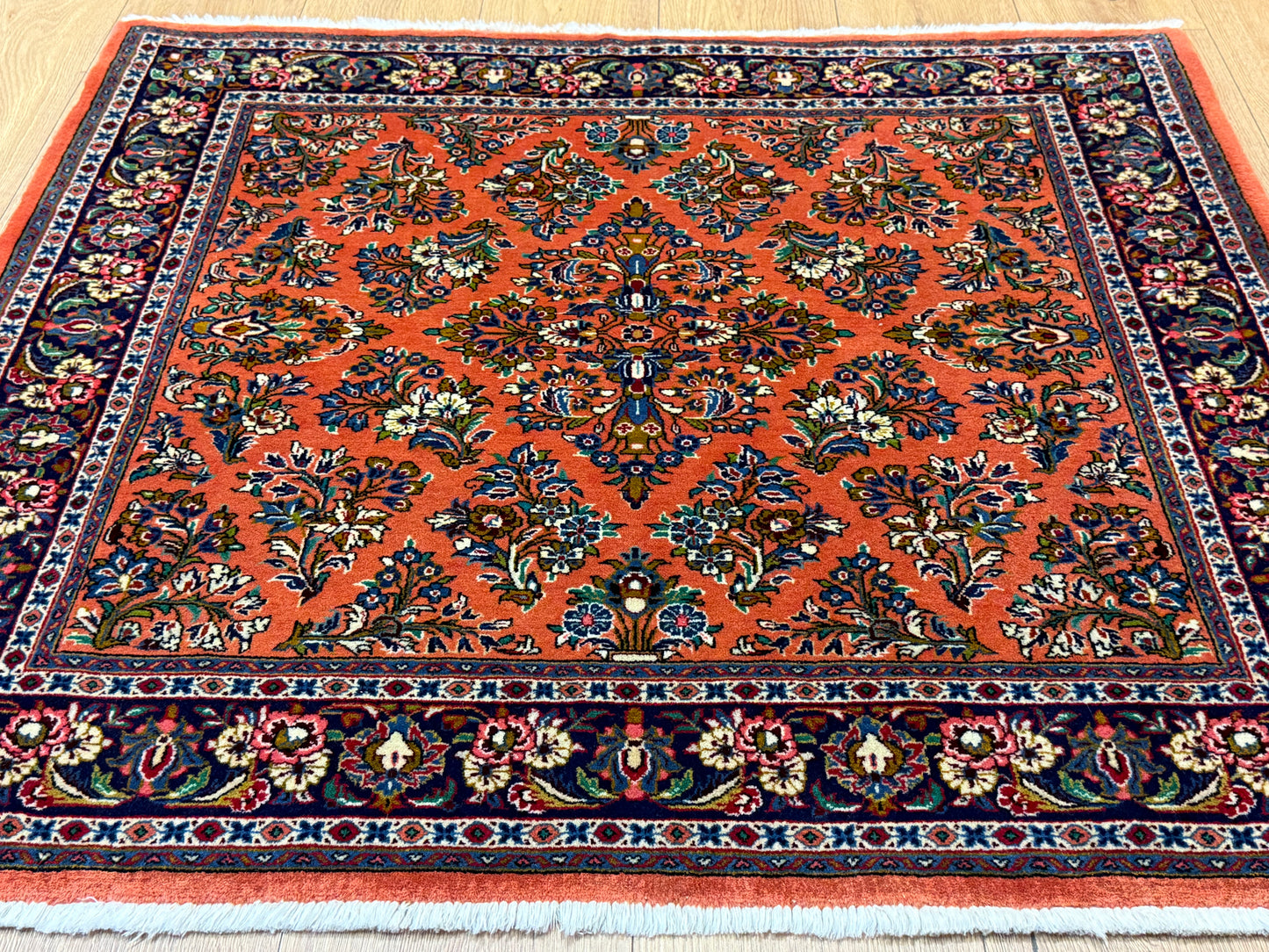 Orientteppich Sarough – Handgeknüpft, Sehr Fein, Korkwolle, 110 x 106 cm