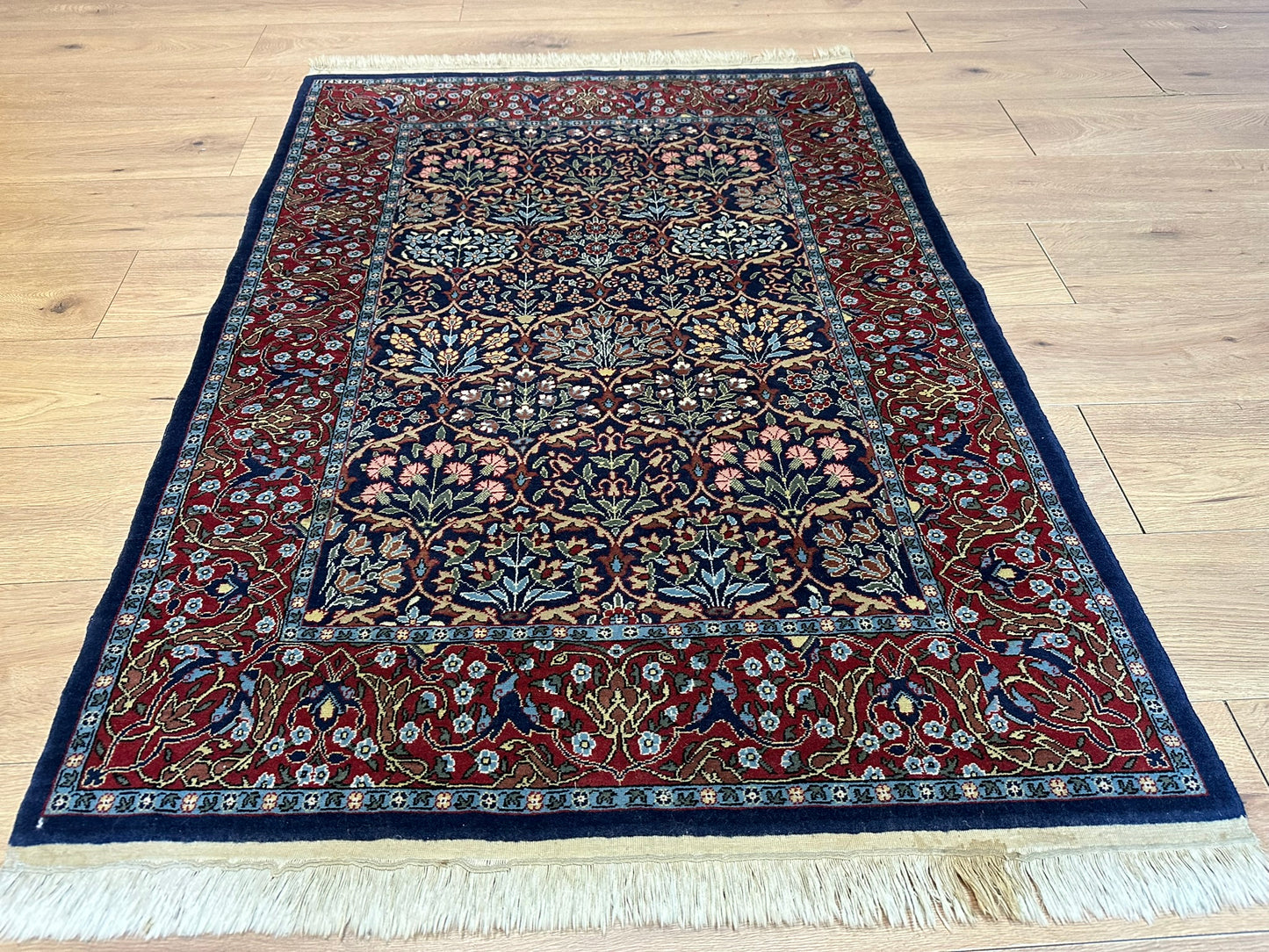 Orientteppich handgeknüpft Hereke fein 145x104 cm