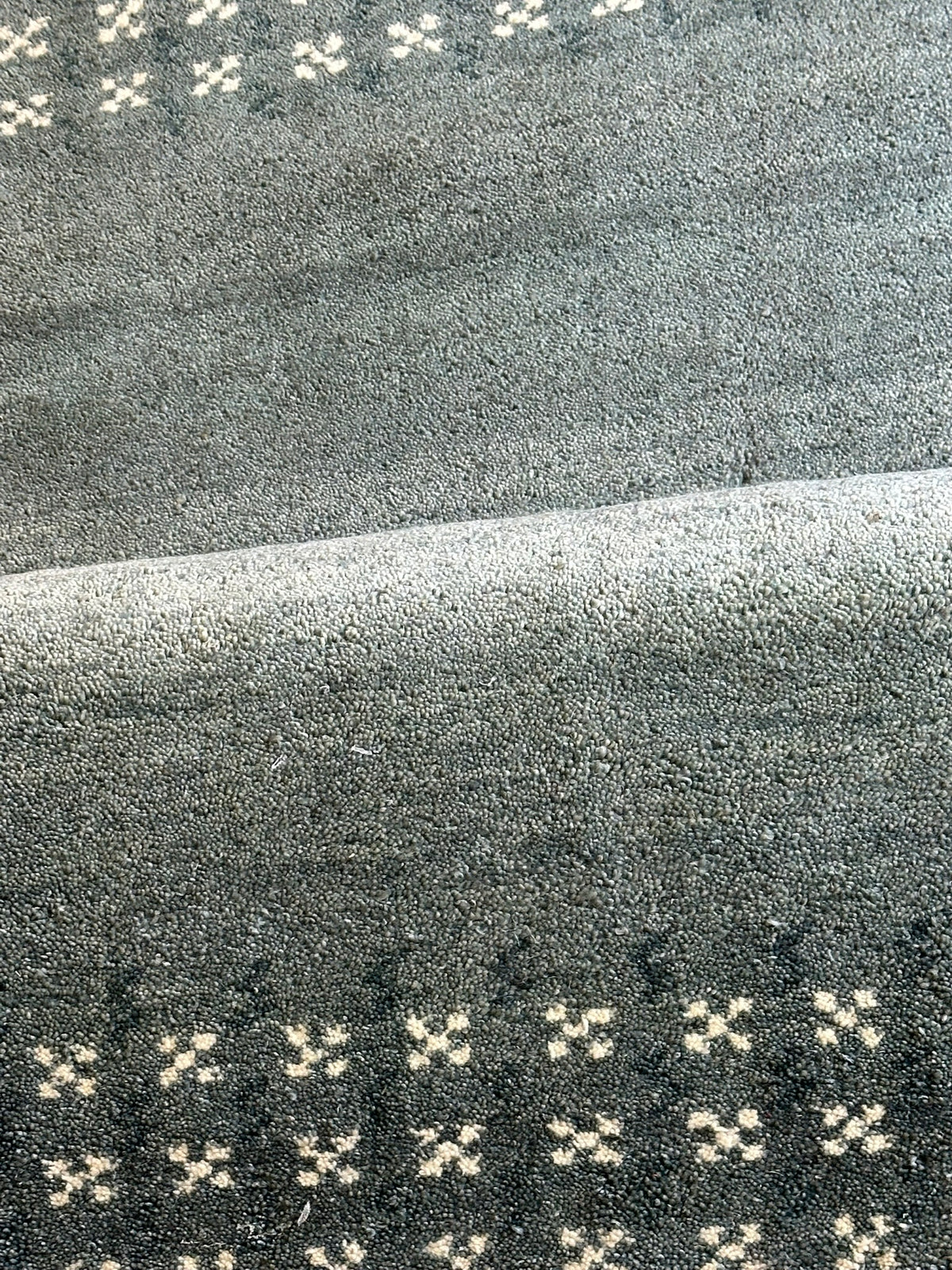 Moderner Gabbeh Teppich handgeknüpft 176x123 cm
