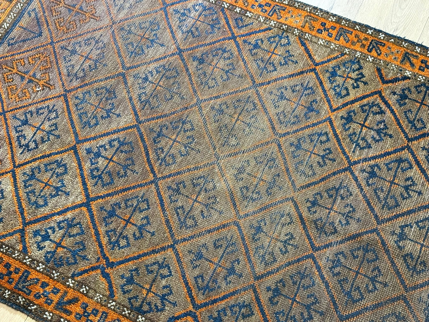 Antiker Orientteppich handgeknüpft Belutsch 197x115 cm