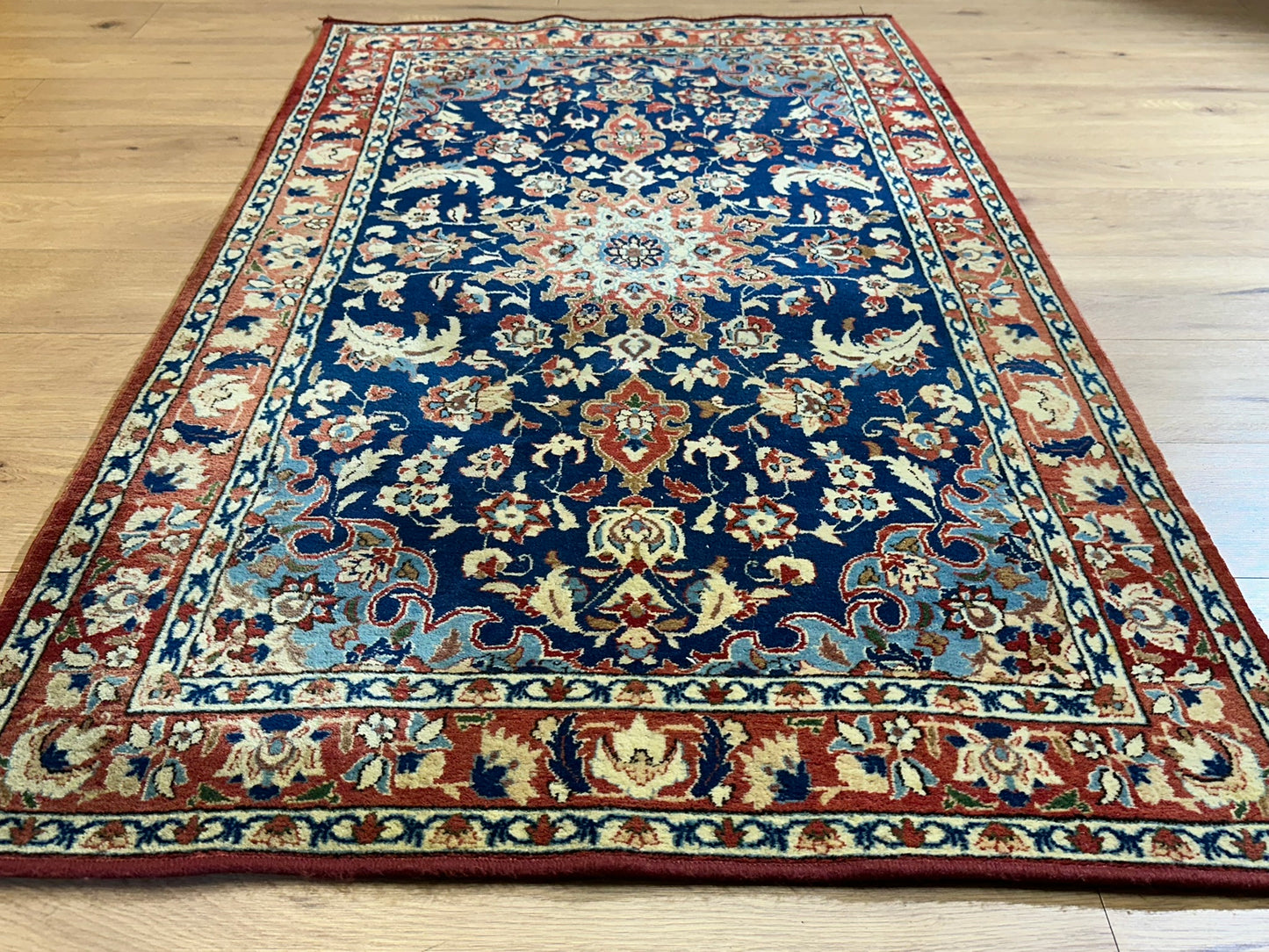 Antiker Orientteppich handgeknüpft Isfahan 174x103 cm