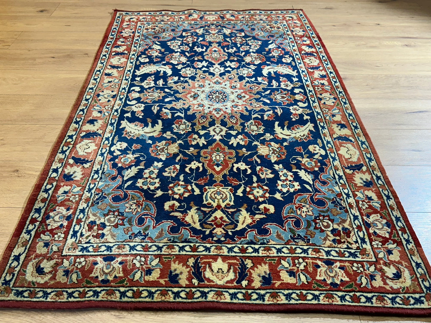Antiker Orientteppich handgeknüpft Isfahan 174x103 cm
