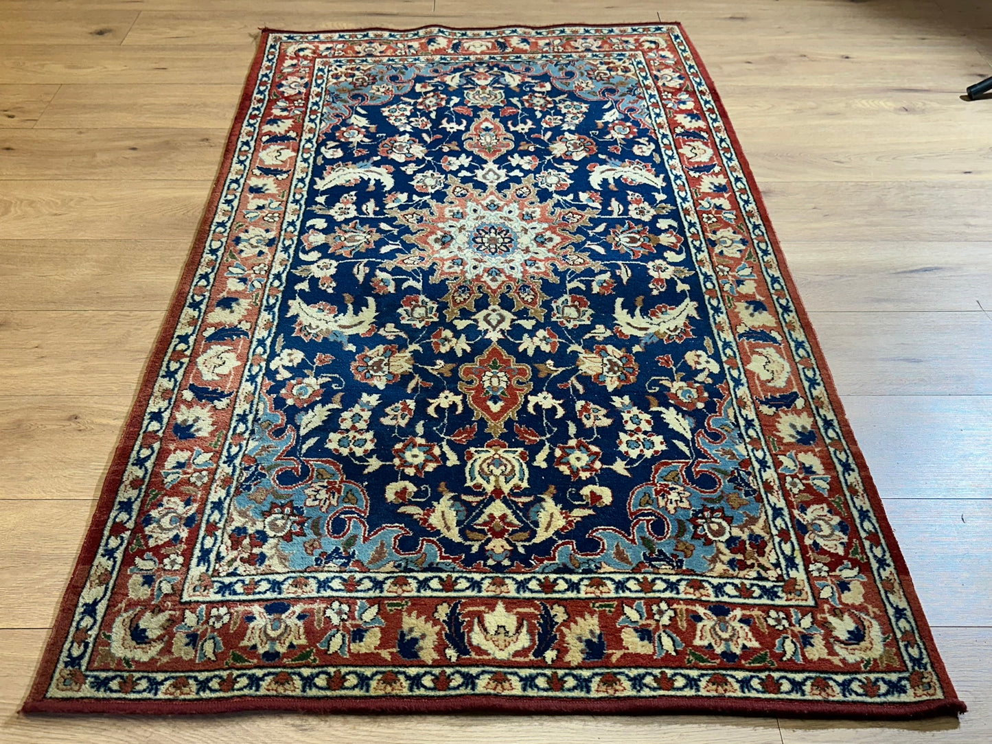 Antiker Orientteppich handgeknüpft Isfahan 174x103 cm