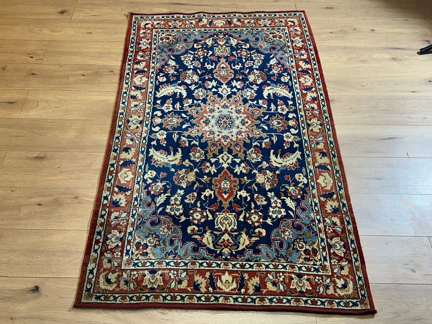 Antiker Orientteppich handgeknüpft Isfahan 174x103 cm