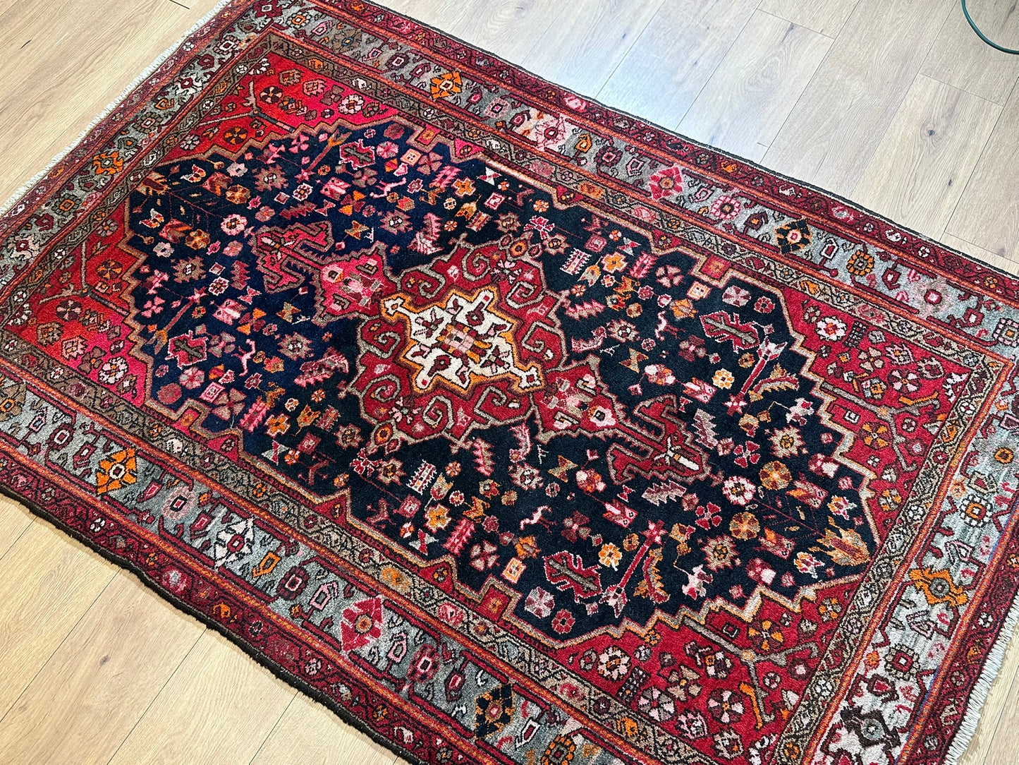 Handgeknüpfter Sarough Art Deco Orientteppich 203 x 132 cm