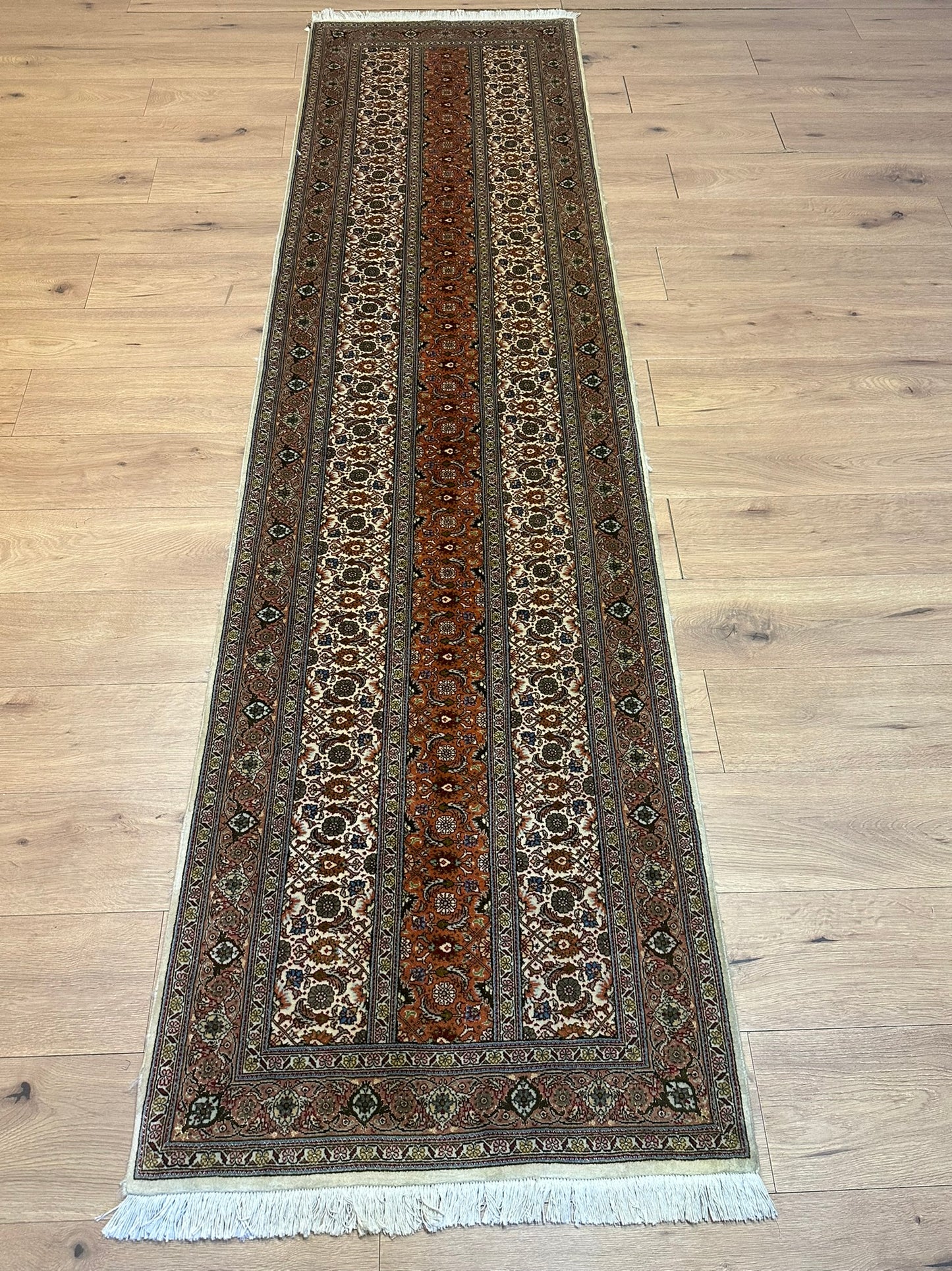 Orientteppich handgeknüpft Läufer Täbriz Mahi mit Seide 300x80 cm