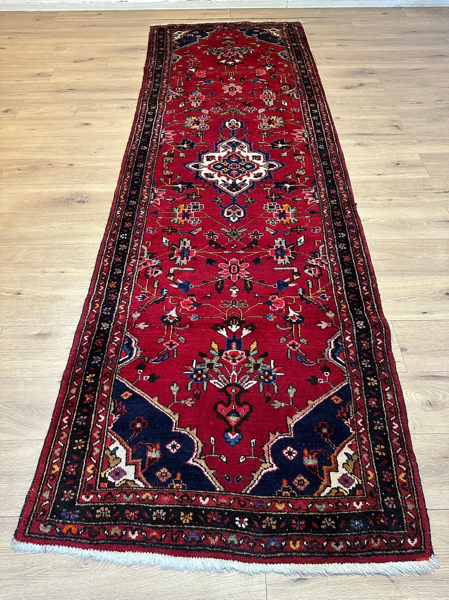 Orientteppich handgeknüpft Malayer Läufer 330x104 cm