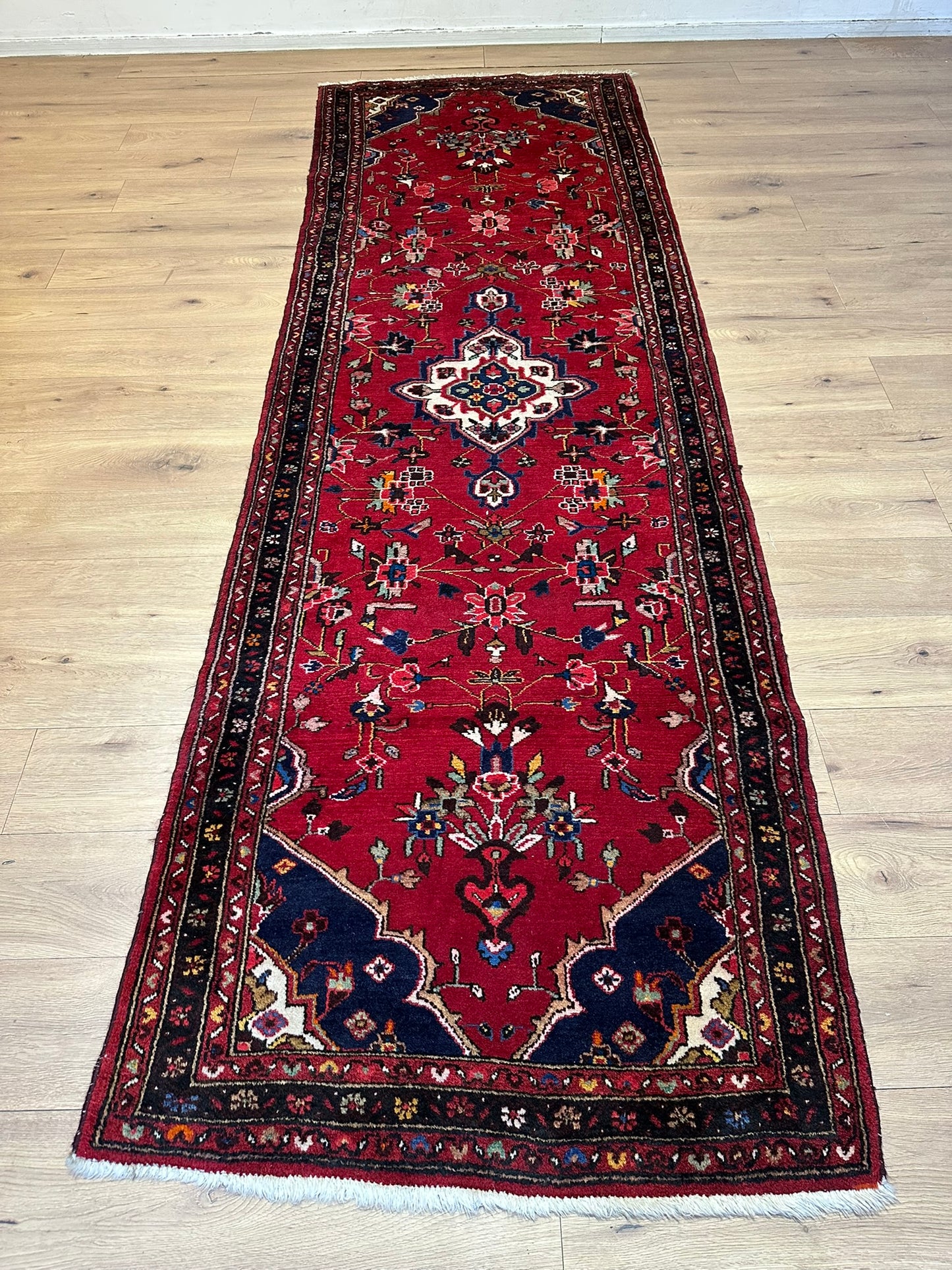 Orientteppich handgeknüpft Malayer Läufer 330x104 cm