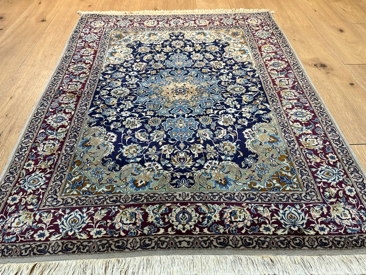 Orientteppich handgeknüpft Nain mit Seide 145x103 cm