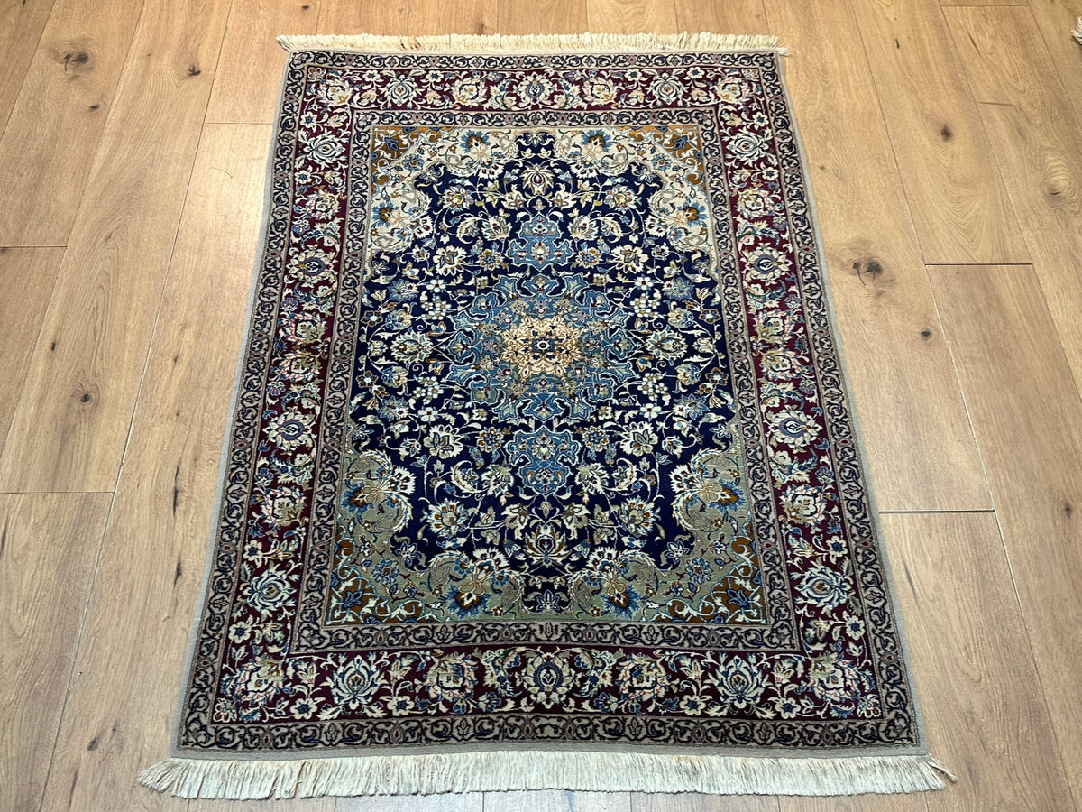 Orientteppich handgeknüpft Nain mit Seide 145x103 cm