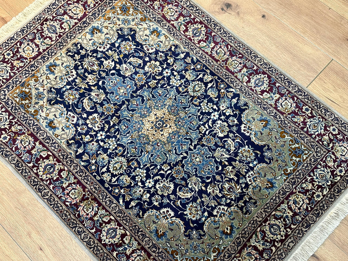 Orientteppich handgeknüpft Nain mit Seide 145x103 cm