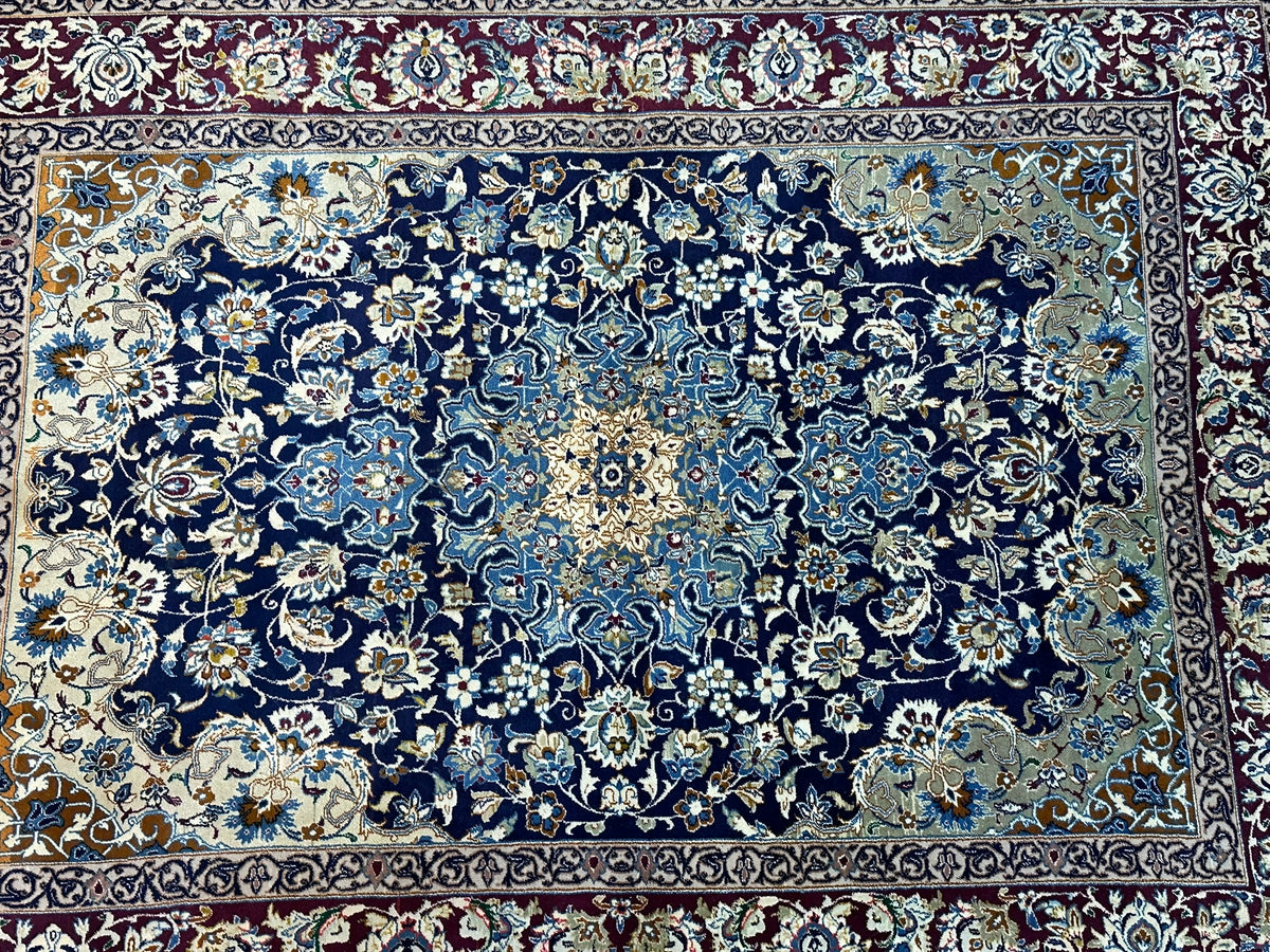 Orientteppich handgeknüpft Nain mit Seide 145x103 cm