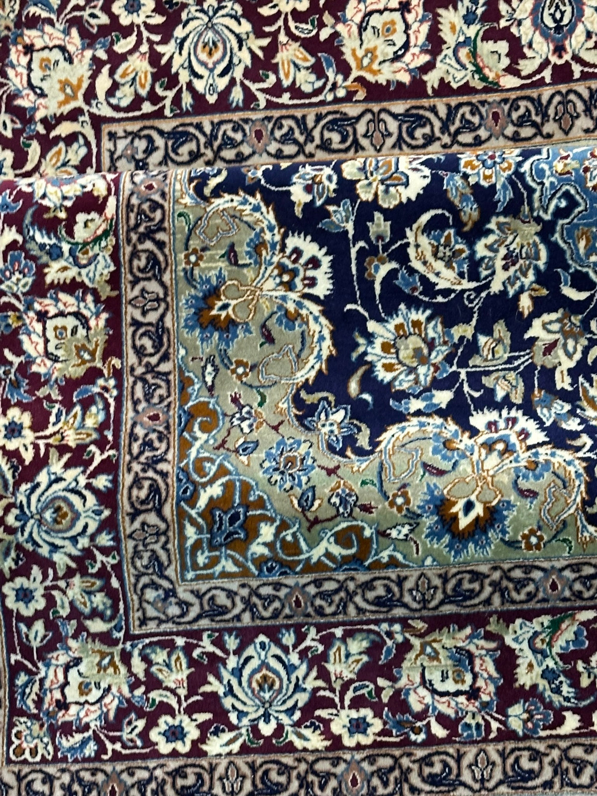 Orientteppich handgeknüpft Nain mit Seide 145x103 cm
