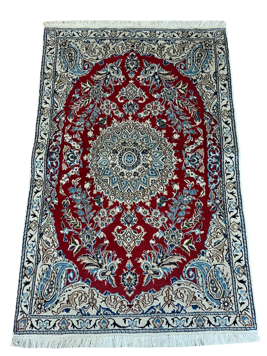 Orientteppich handgeknüpft Nain 127x84 cm Korkwolle Seide