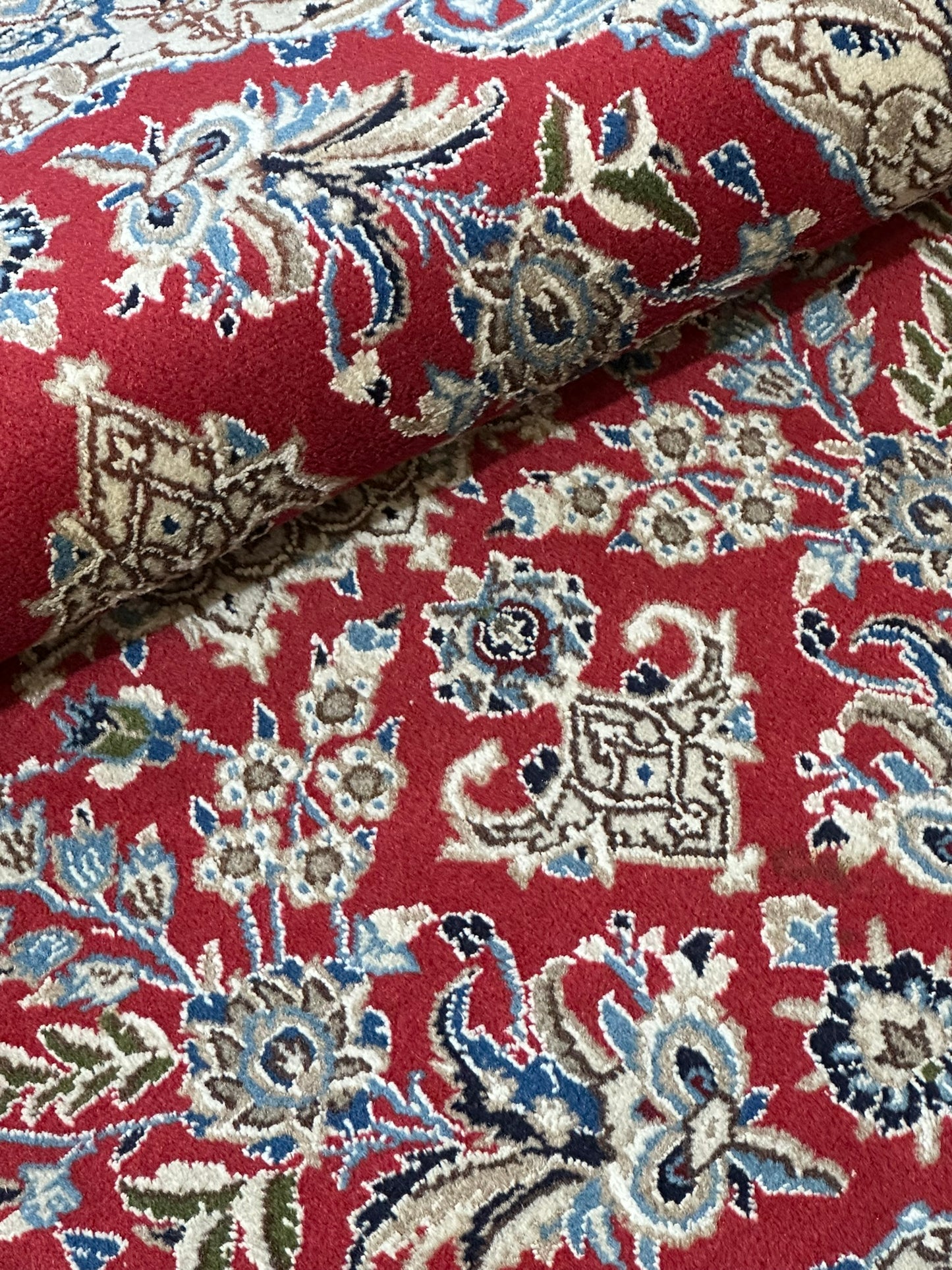 Orientteppich handgeknüpft Nain 127x84 cm Korkwolle Seide