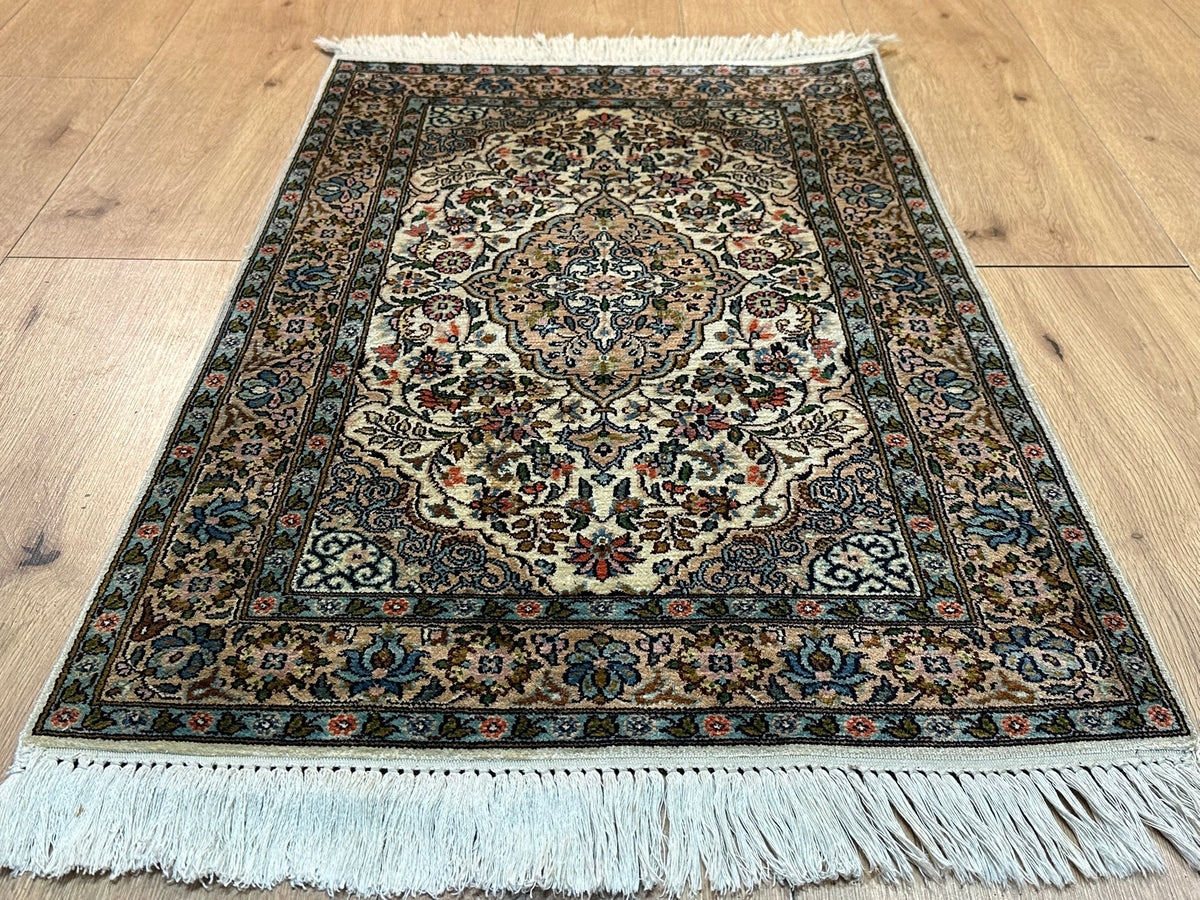 Orientteppich handgeknüpft Kaschmir Seide 97x60 cm