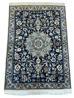 Orientteppich handgeknüpft Nain 167x123 cm Korkwolle Seide