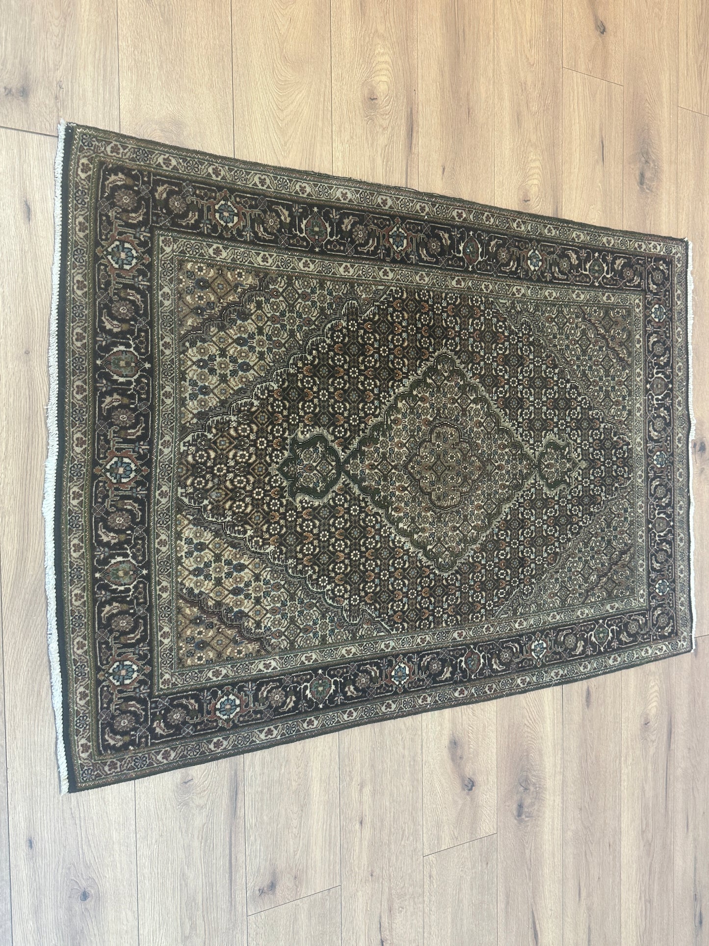 Handgeknüpfter Perser Orientteppich  Täbriz Mahi mit Seide 150x100cm