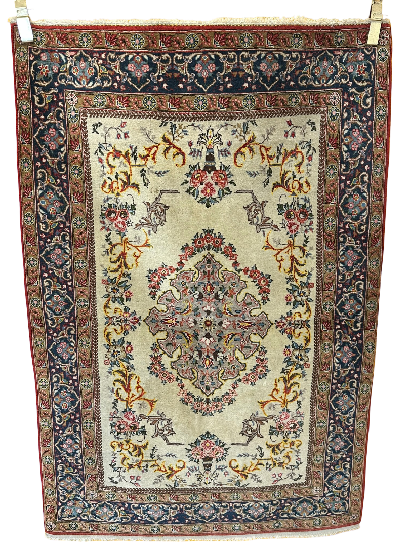 Orientteppich handgeknüpft Ghom 156x107 cm Korkwolle auf Seide