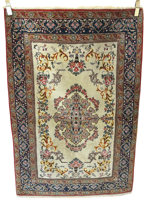 Orientteppich handgeknüpft Ghom 156x107 cm Korkwolle auf Seide