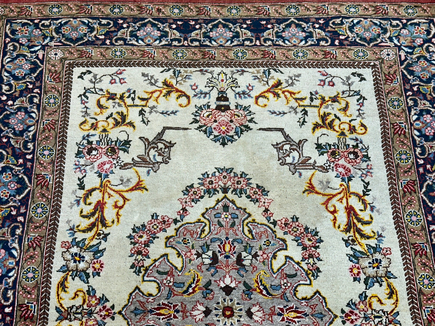 Orientteppich handgeknüpft Ghom 156x107 cm Korkwolle auf Seide