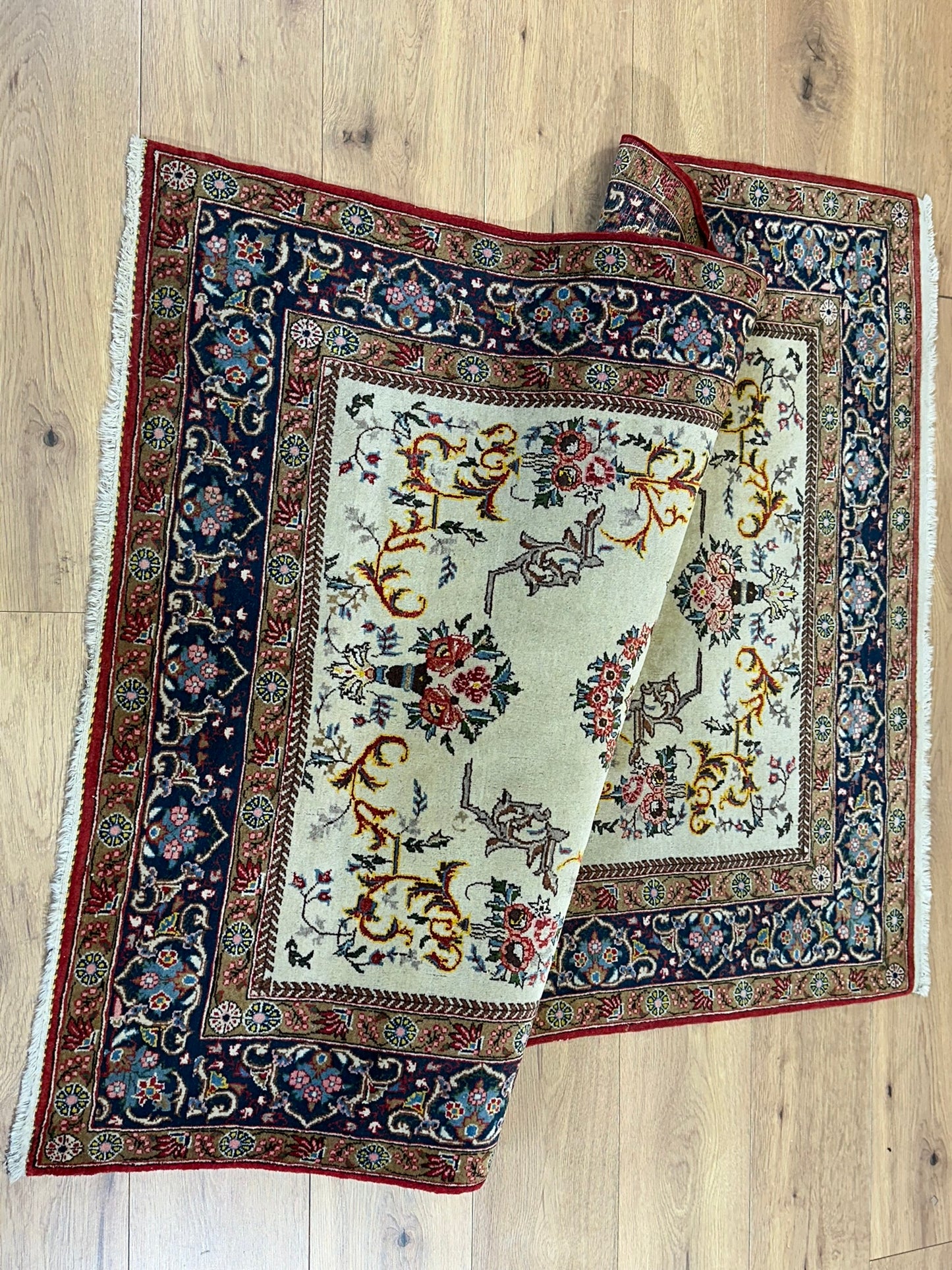 Orientteppich handgeknüpft Ghom 156x107 cm Korkwolle auf Seide
