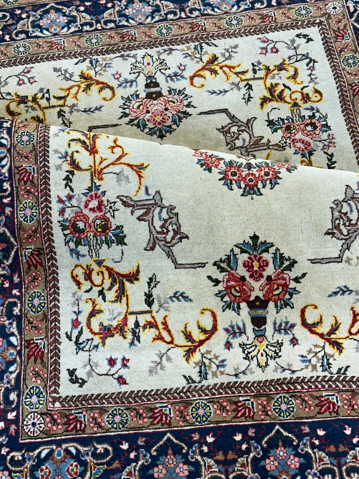 Orientteppich handgeknüpft Ghom 156x107 cm Korkwolle auf Seide