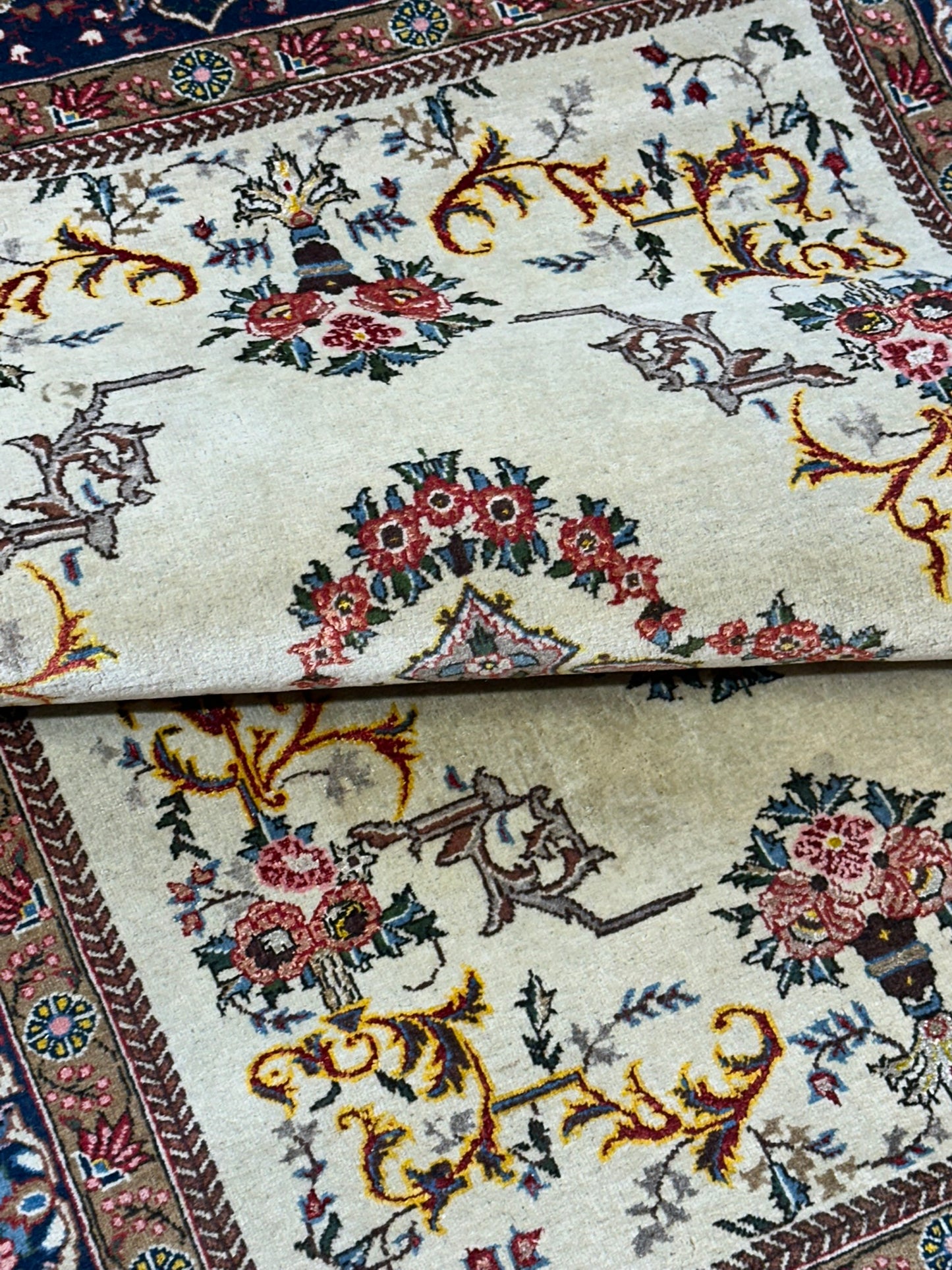 Orientteppich handgeknüpft Ghom 156x107 cm Korkwolle auf Seide