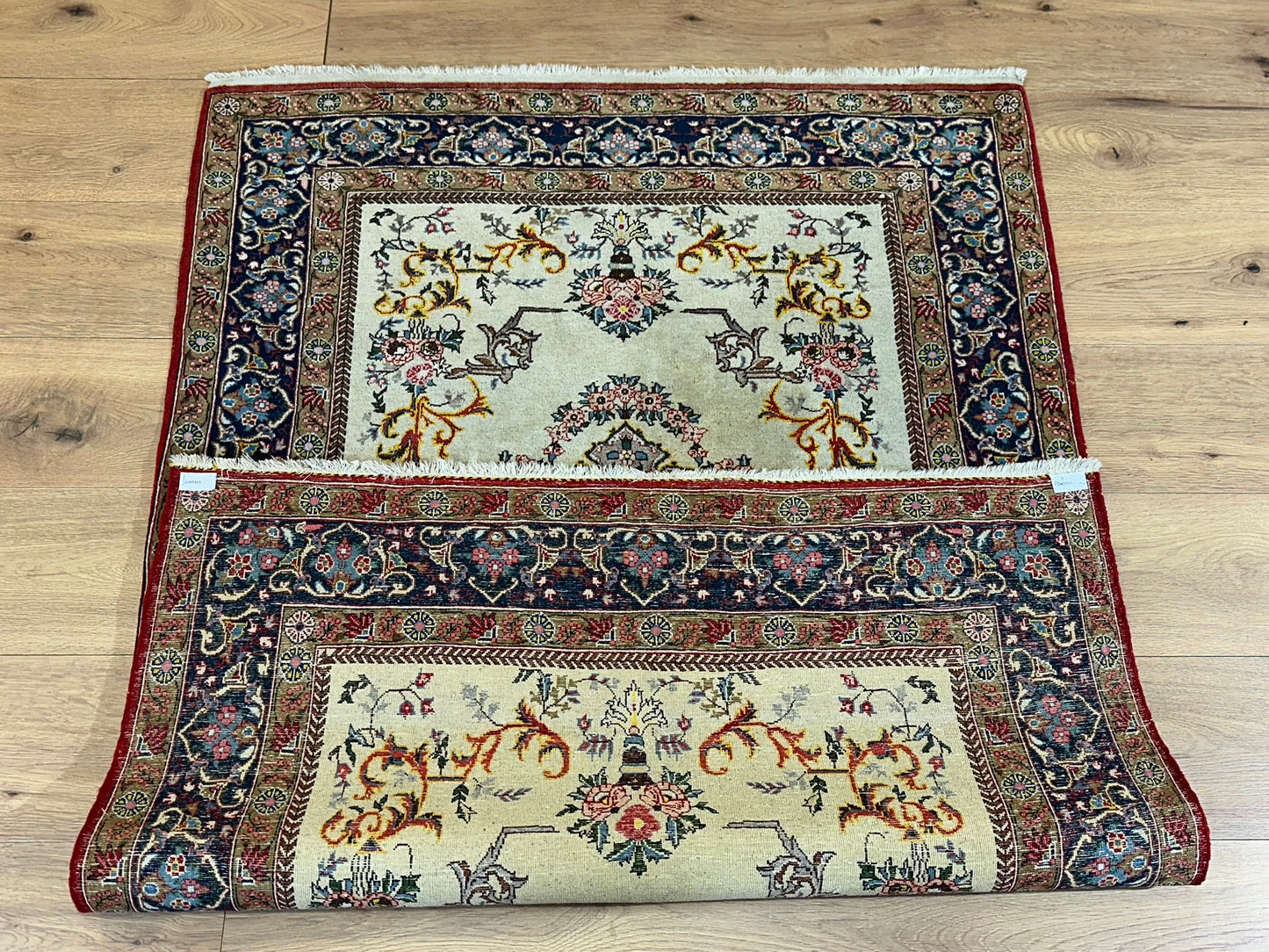 Orientteppich handgeknüpft Ghom 156x107 cm Korkwolle auf Seide