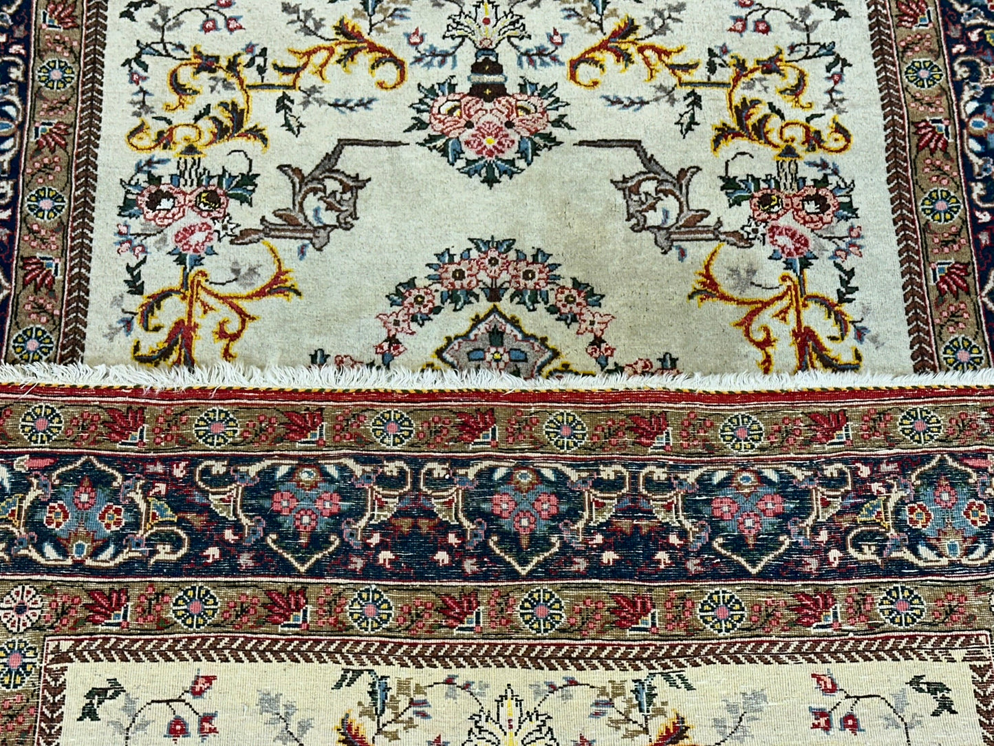 Orientteppich handgeknüpft Ghom 156x107 cm Korkwolle auf Seide