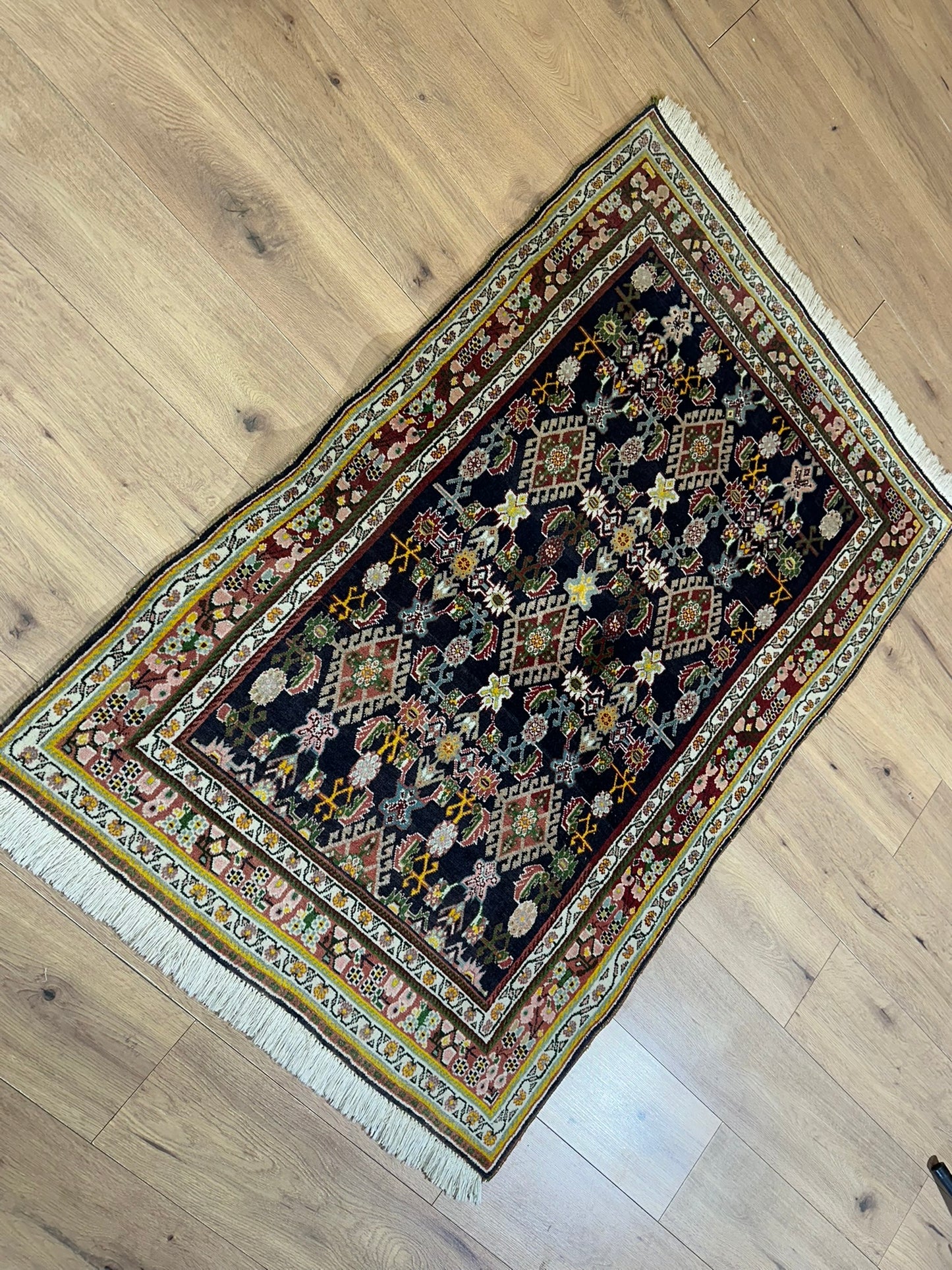Orientteppich handgeknüpft Gaschgai 150x100 cm Wolle