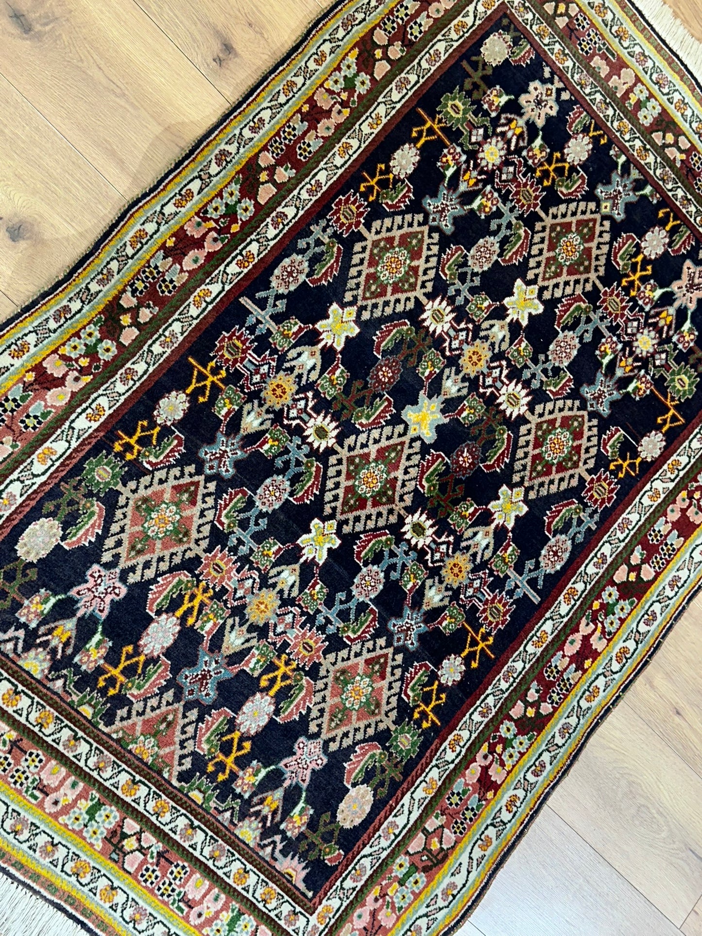 Orientteppich handgeknüpft Gaschgai 150x100 cm Wolle