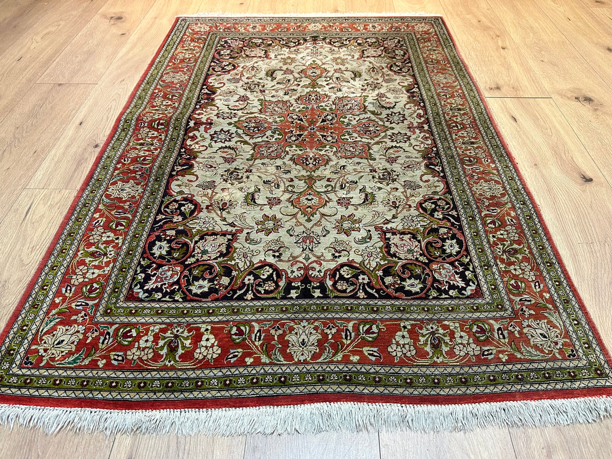 Orientteppich handgeknüpft Ghom Seide 157x105 cm