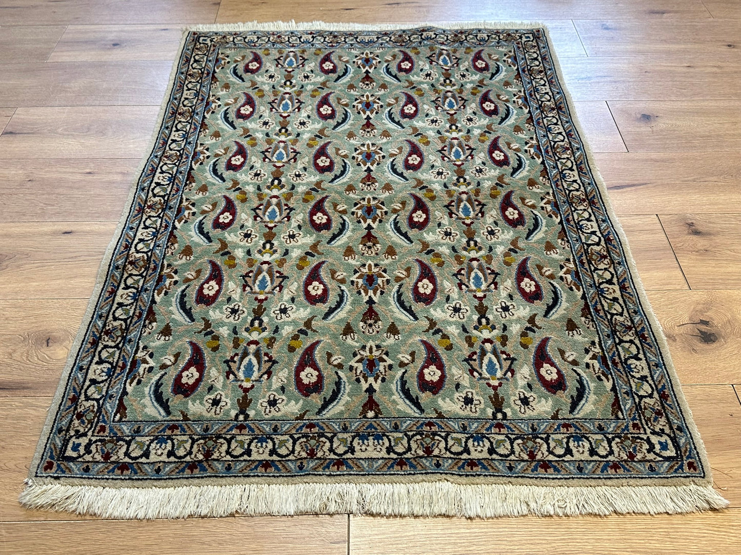 Orientteppich handgeknüpft Nain mit Seide 125x90 cm