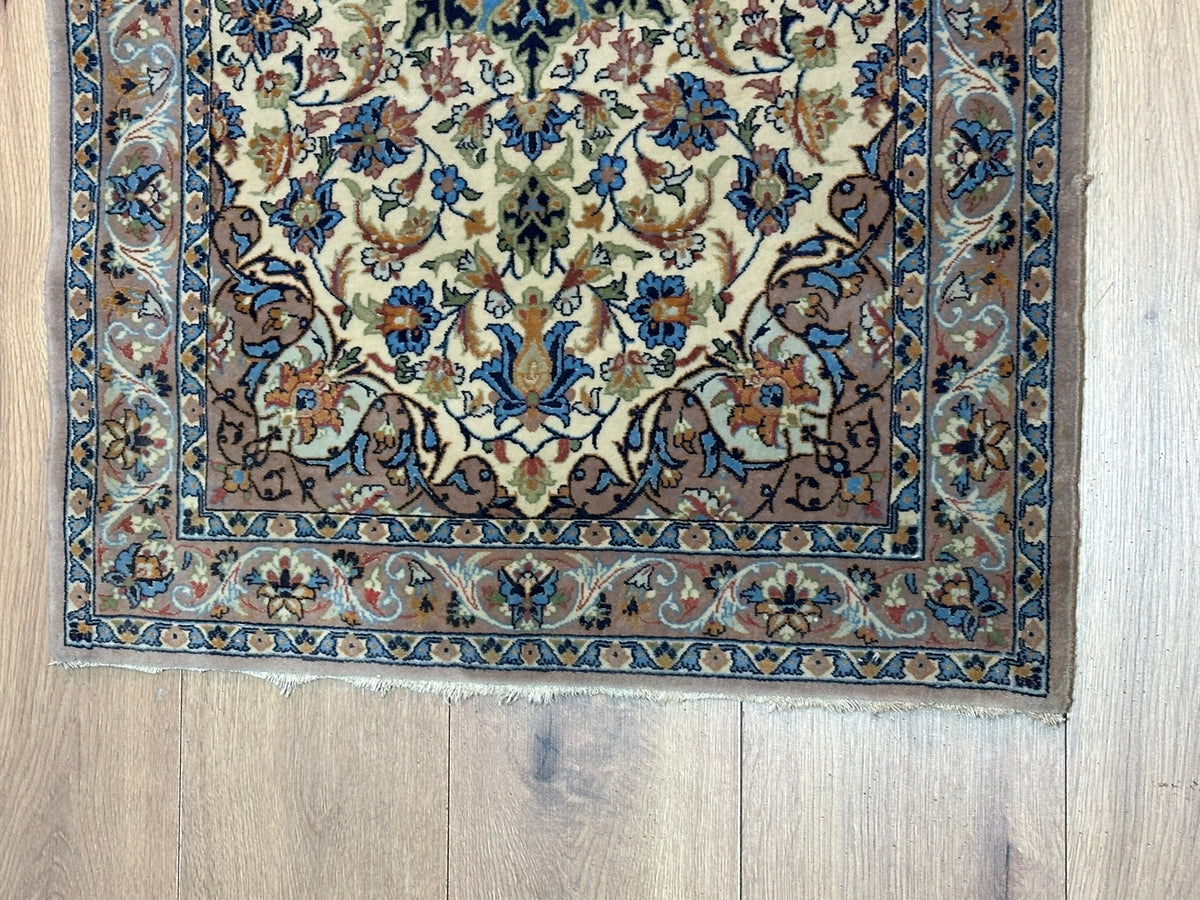 Orientteppich handgeknüpft Nain mit Seide 100x70 cm