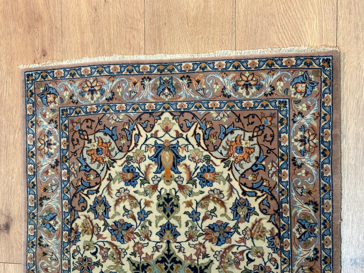 Orientteppich handgeknüpft Nain mit Seide 100x70 cm