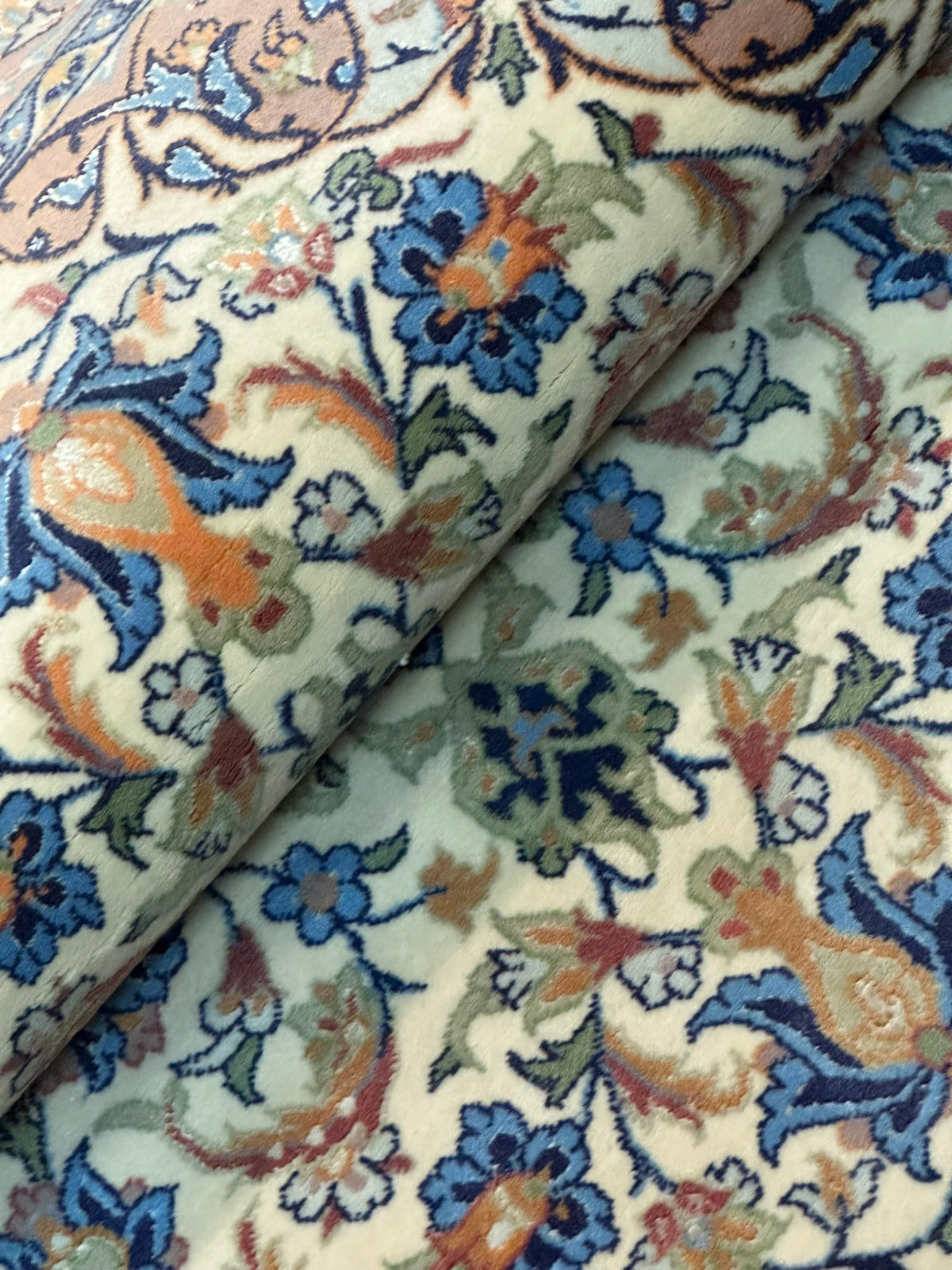 Orientteppich handgeknüpft Nain mit Seide 100x70 cm