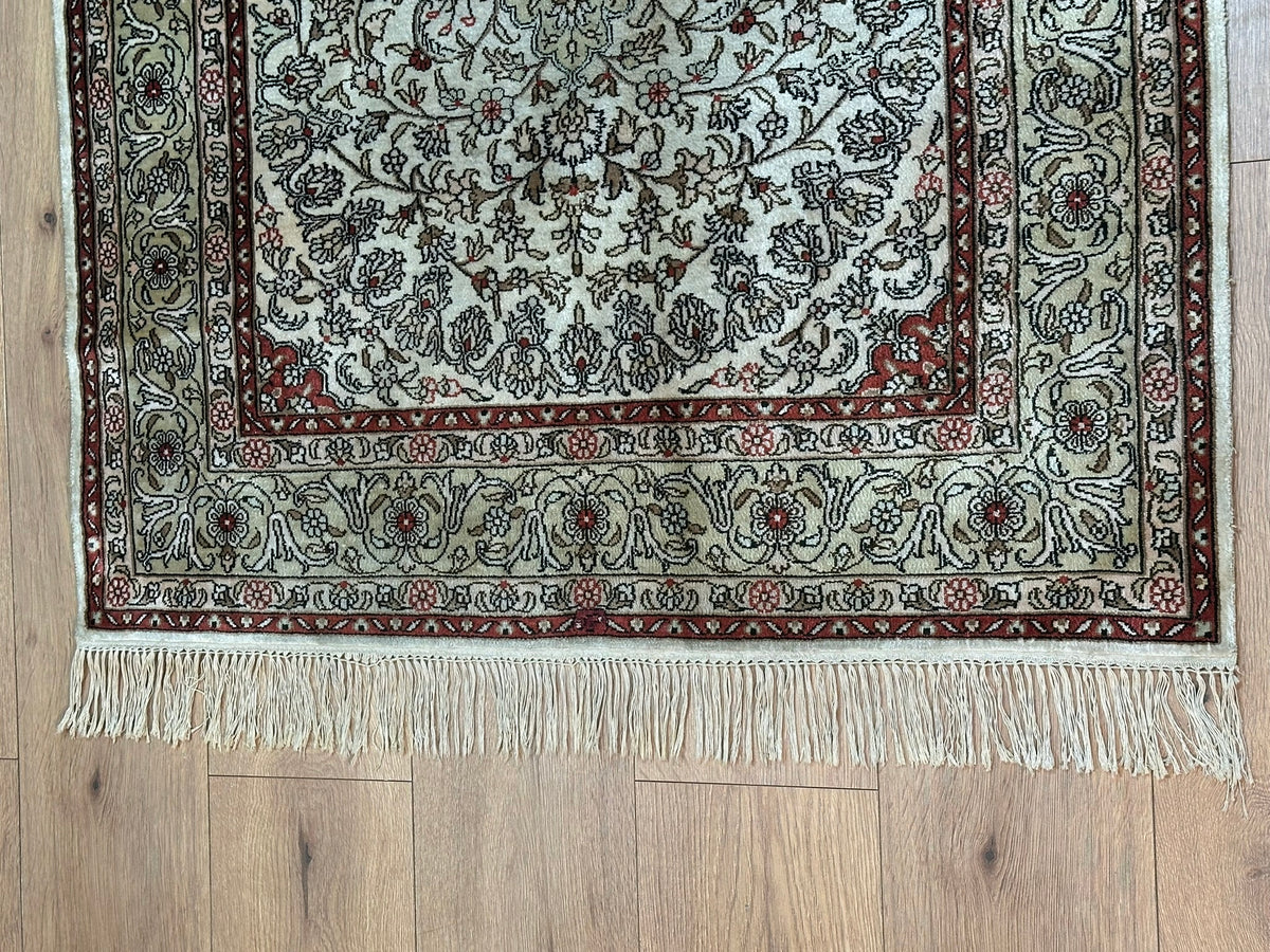 Orientteppich handgeknüpft Hereke 157x97 cm