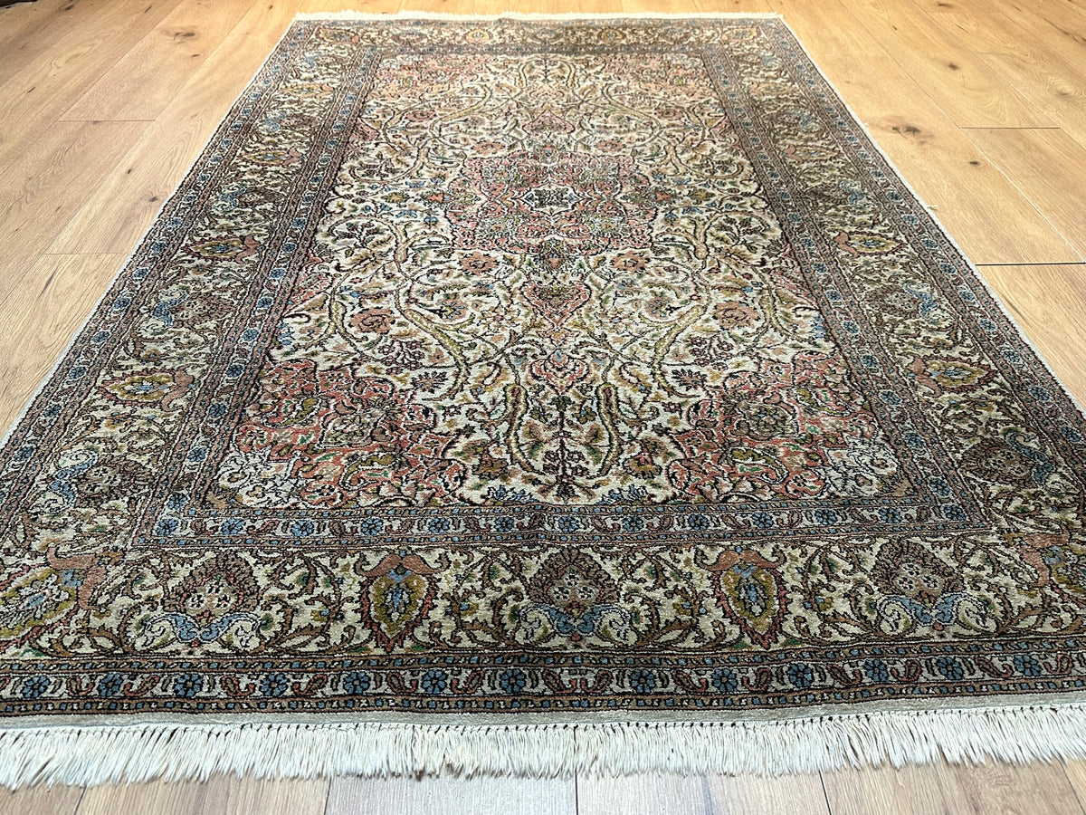 Orientteppich handgeknüpft Kaschmir Seide 190x125 cm