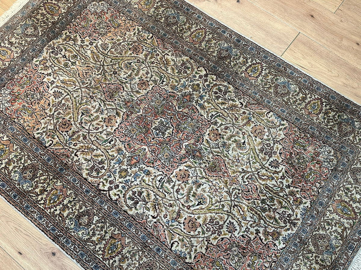 Orientteppich handgeknüpft Kaschmir Seide 190x125 cm