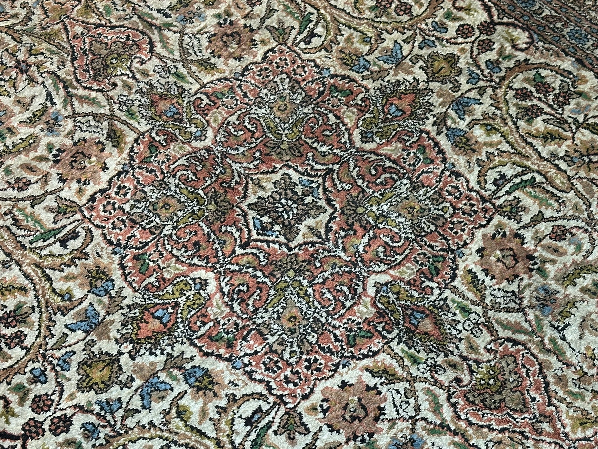 Orientteppich handgeknüpft Kaschmir Seide 190x125 cm