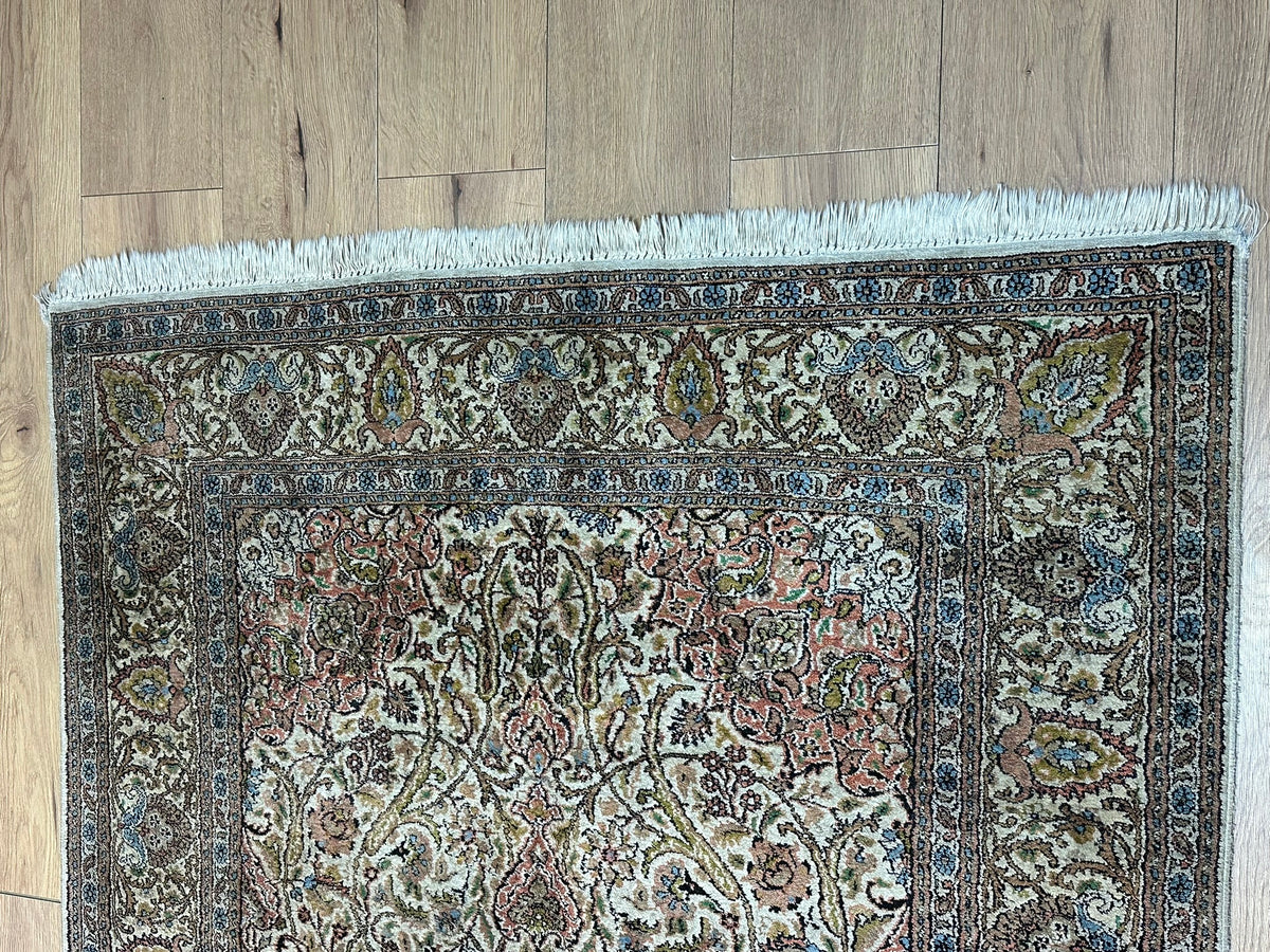 Orientteppich handgeknüpft Kaschmir Seide 190x125 cm