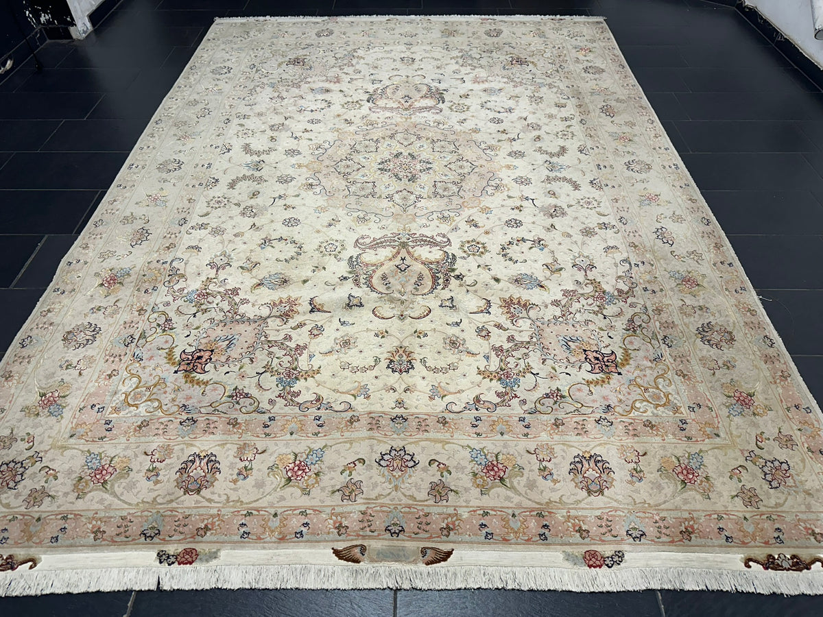 Orientteppich handgeknüpft Täbriz 355x255 cm