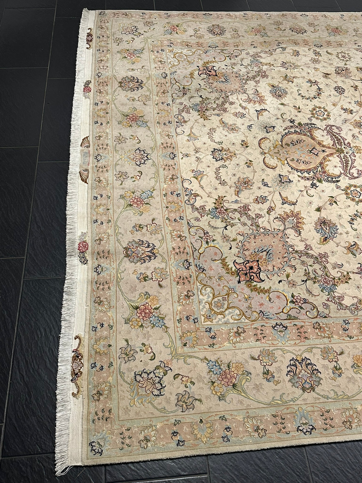 Orientteppich handgeknüpft Täbriz 355x255 cm