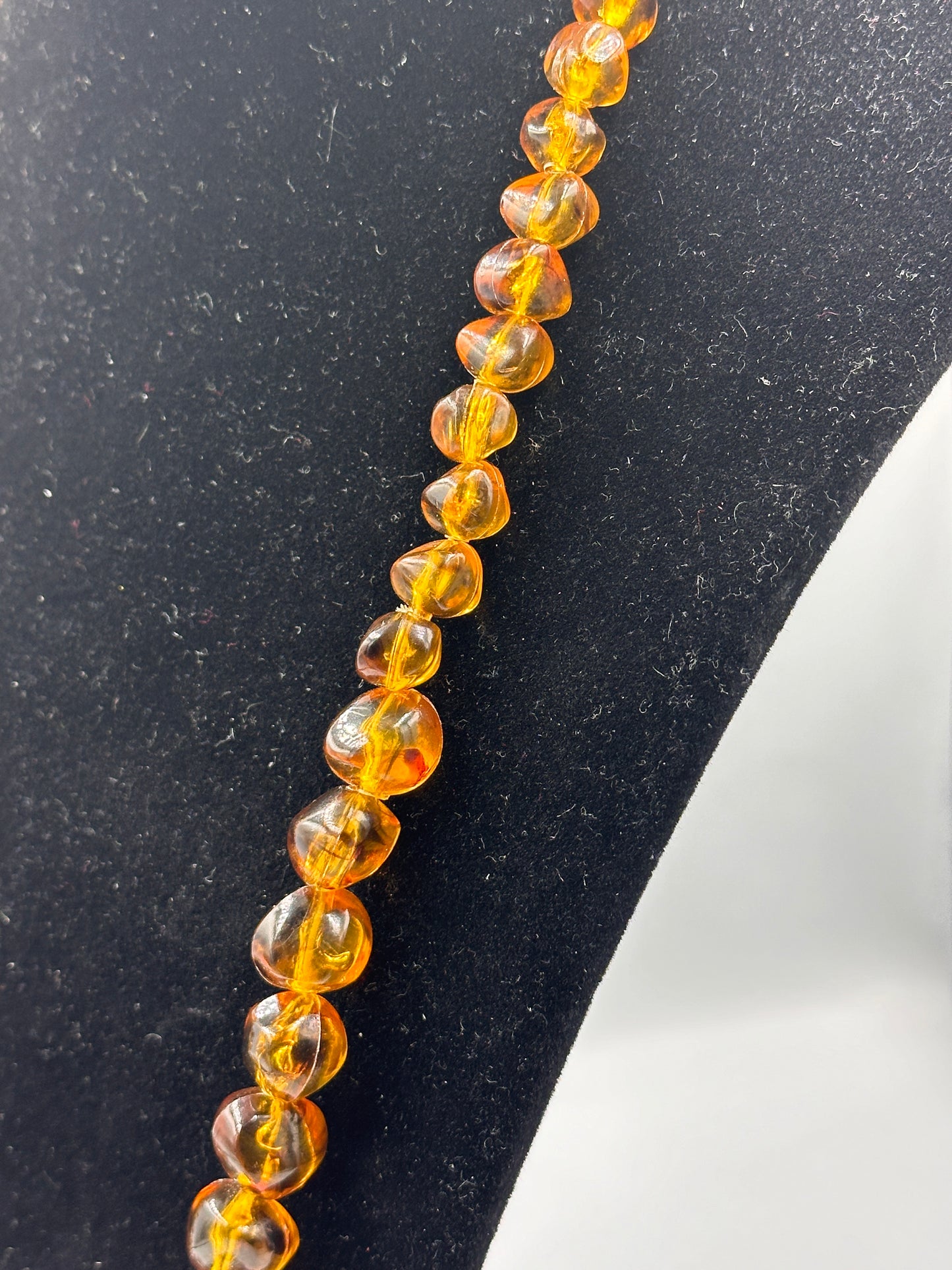 Bärensteinoptik Halskette mit goldfarbenem Verschluss