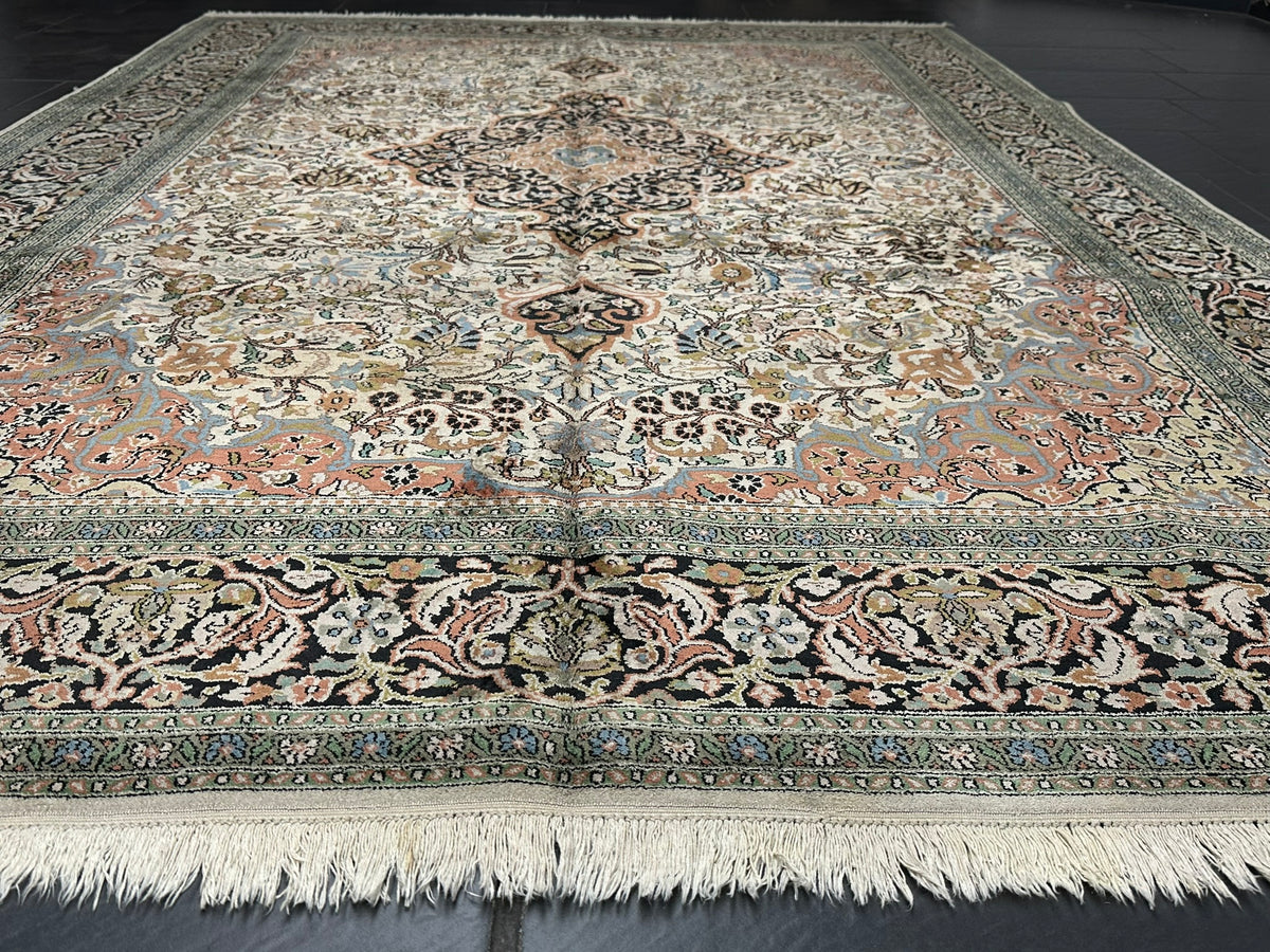 Orientteppich handgeknüpft Kaschmir Seide 305x201 cm