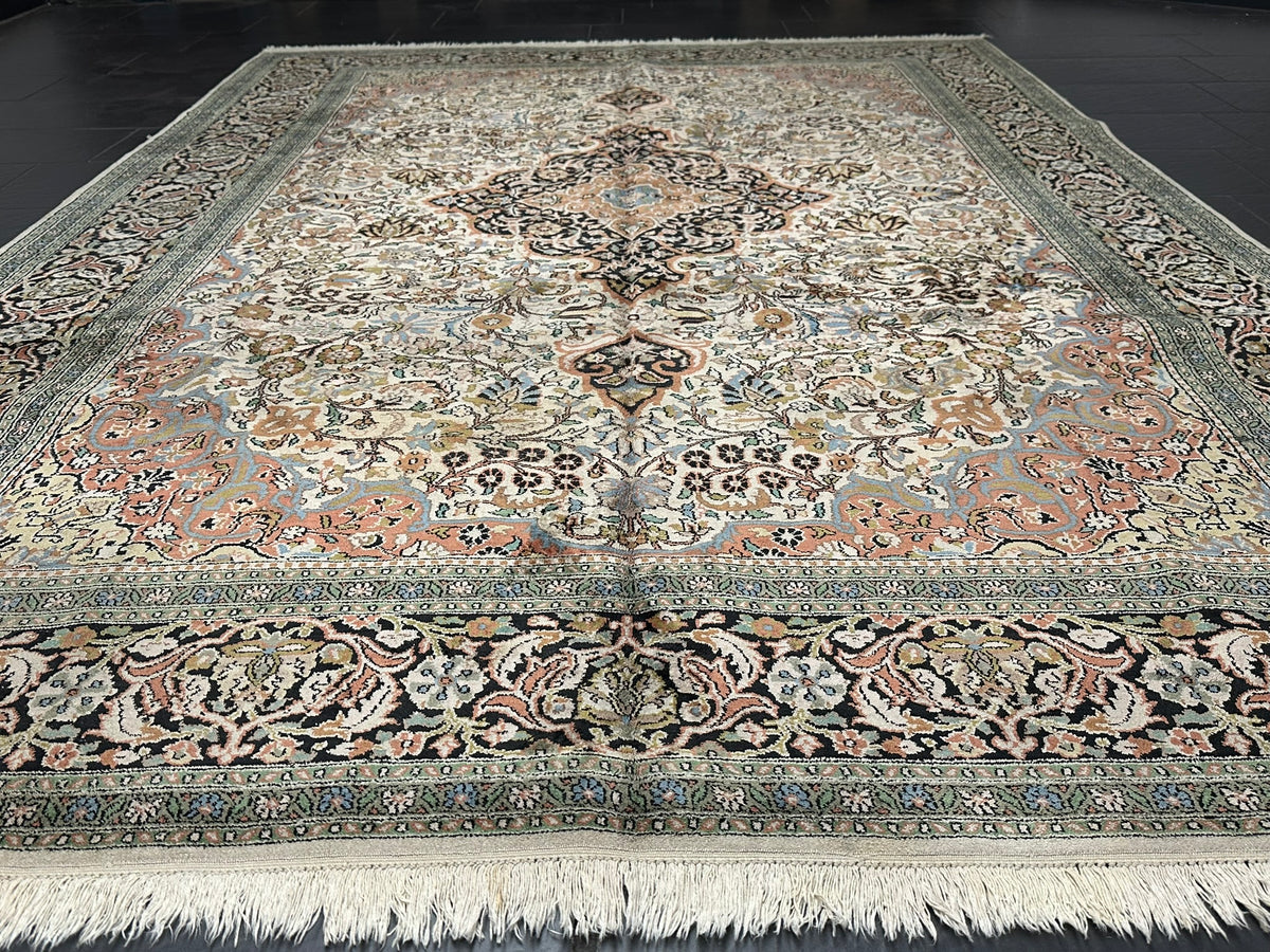 Orientteppich handgeknüpft Kaschmir Seide 305x201 cm