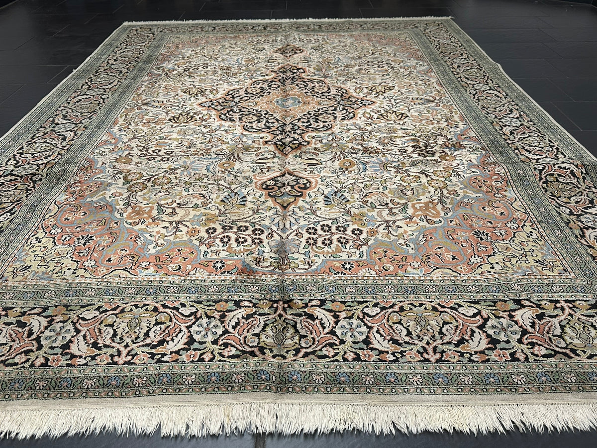 Orientteppich handgeknüpft Kaschmir Seide 305x201 cm