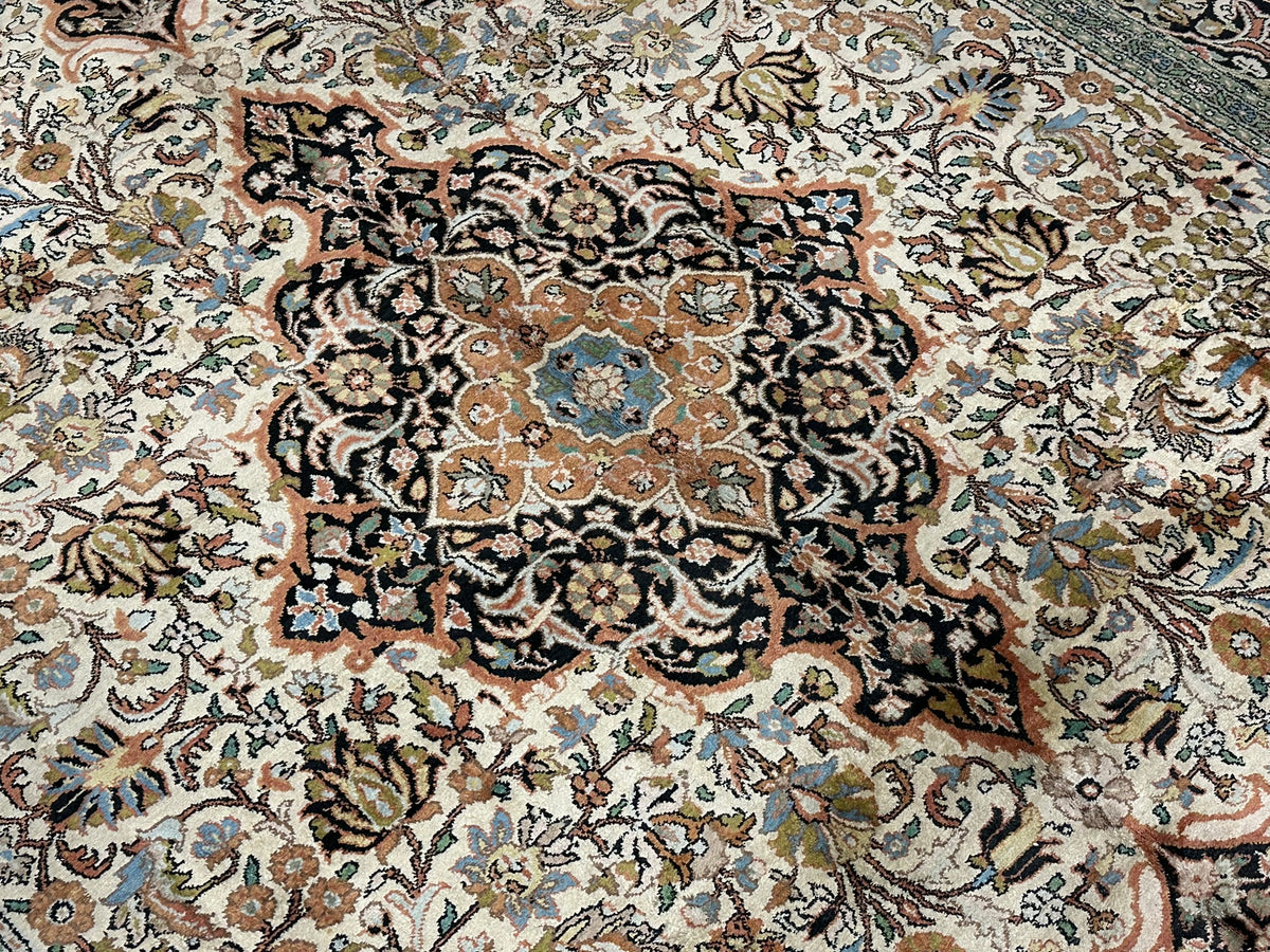 Orientteppich handgeknüpft Kaschmir Seide 305x201 cm
